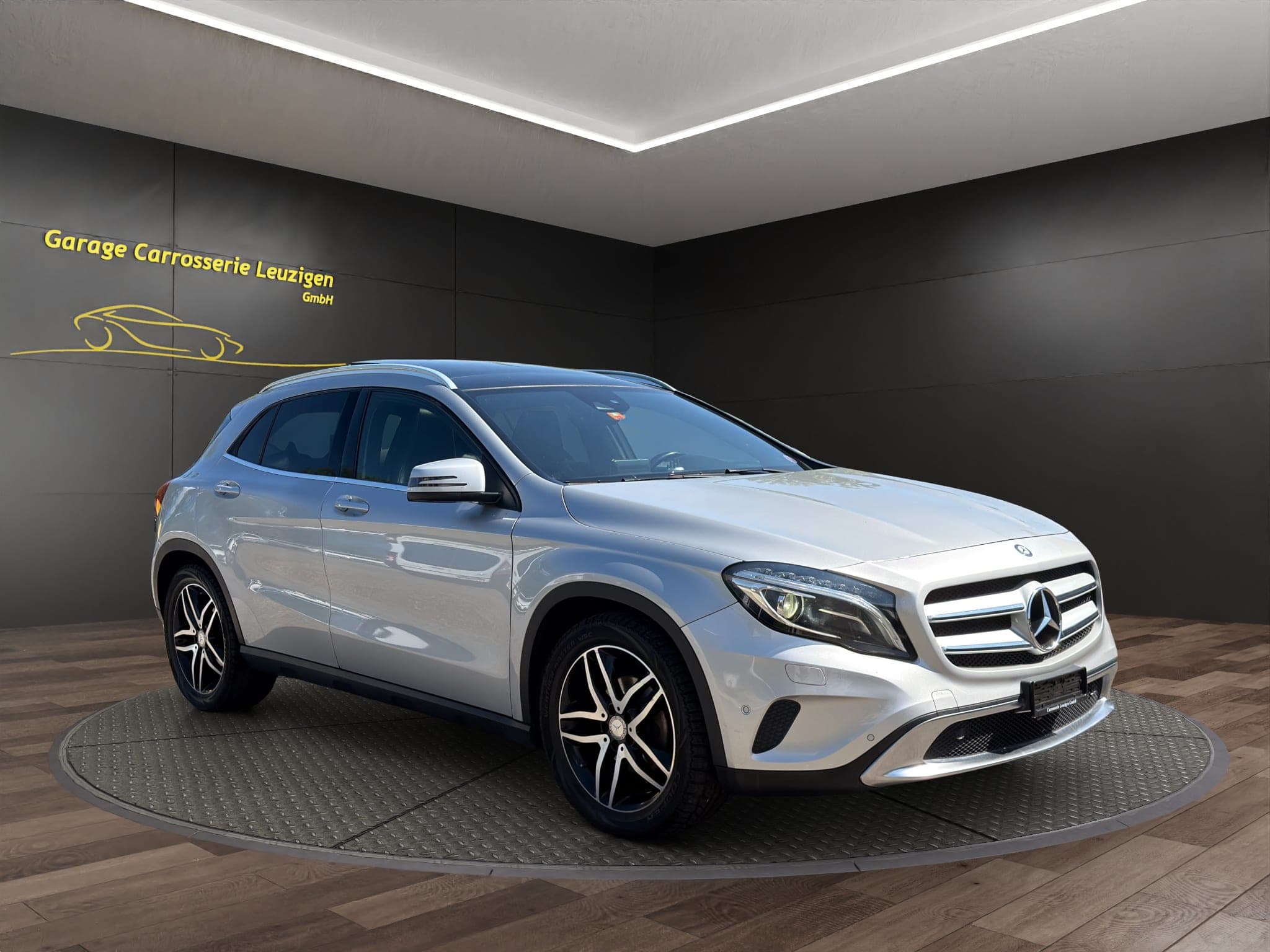 Mercedes-Benz GLA-Klasse MERCEDES-BENZ GLA 200 Urban 7G-DCT