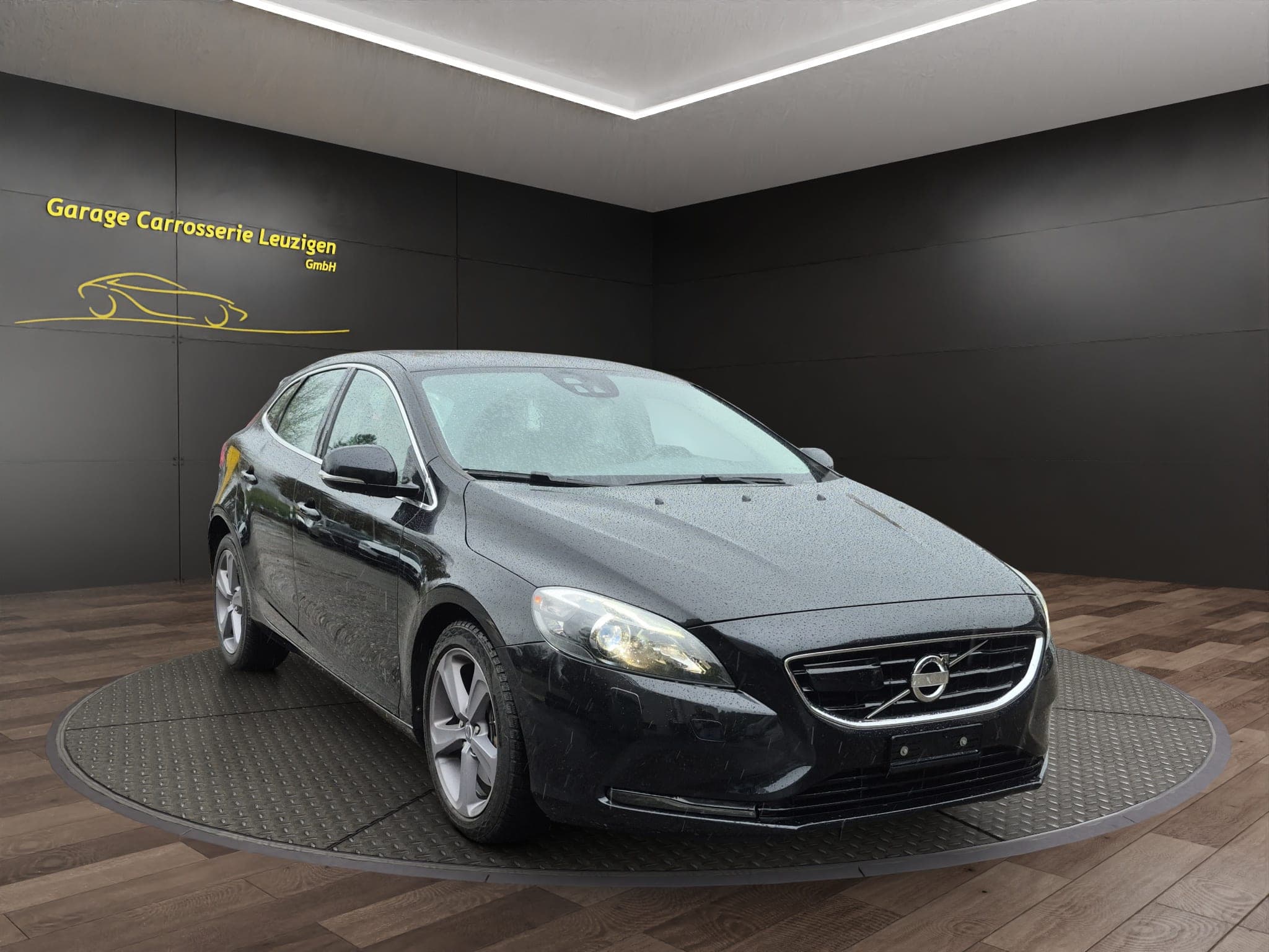 Volvo V40 VOLVO V40 D3 R-Design Geartronic