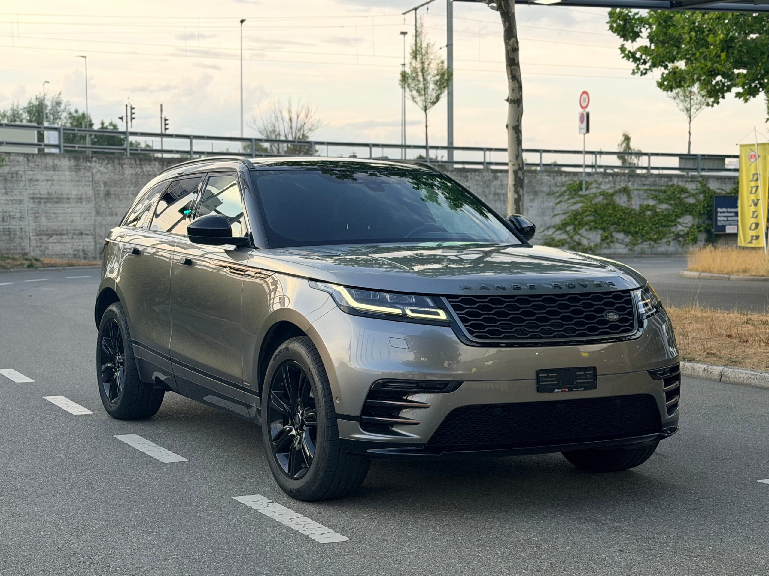Land Rover Range Rover Velar LAND ROVER Range Rover Velar R-Dynamic P 250 Automatic