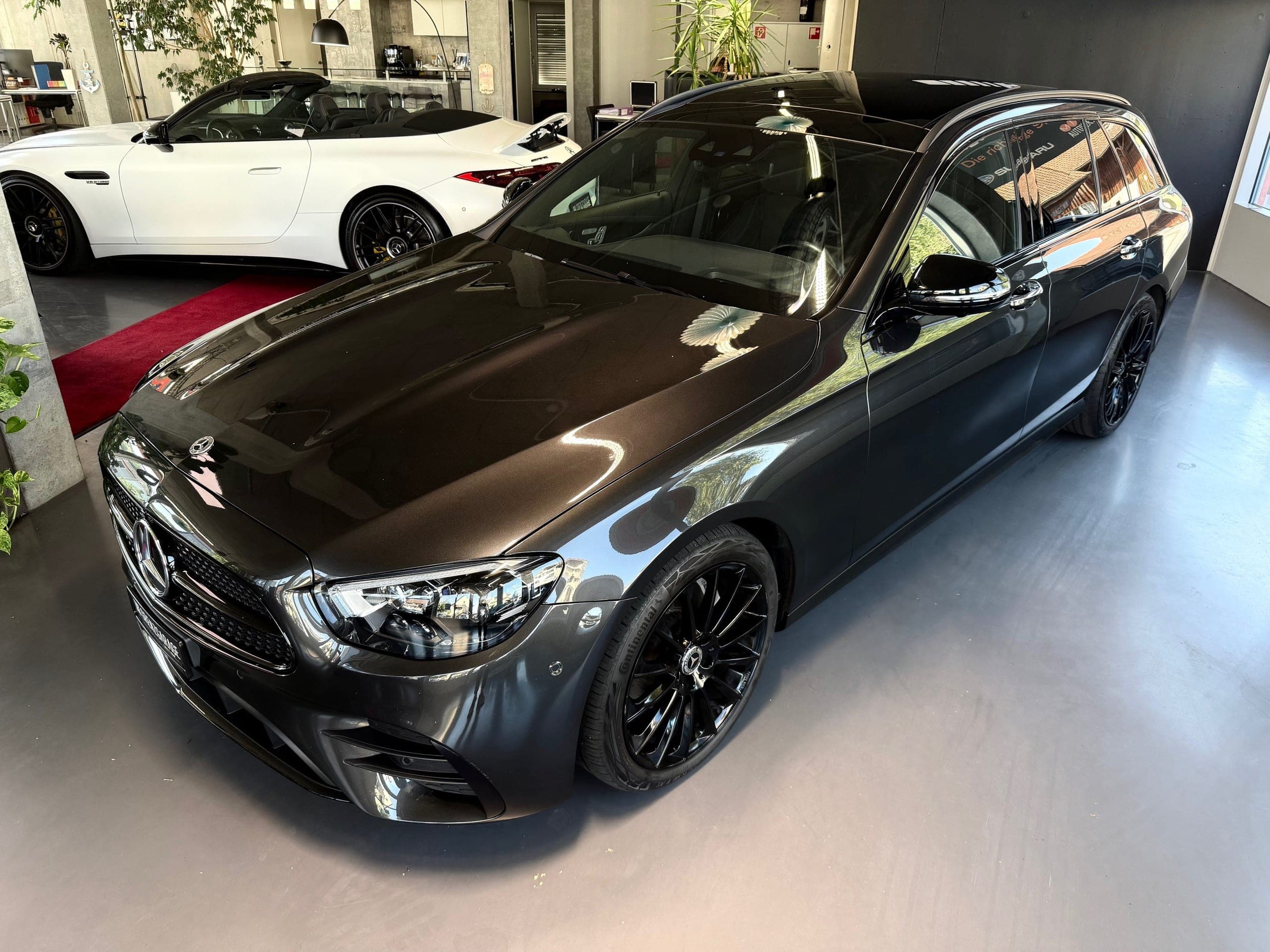 Mercedes-Benz E-Klasse MERCEDES-BENZ E 220 d T 4Matic AMG Line 9G-Tronic