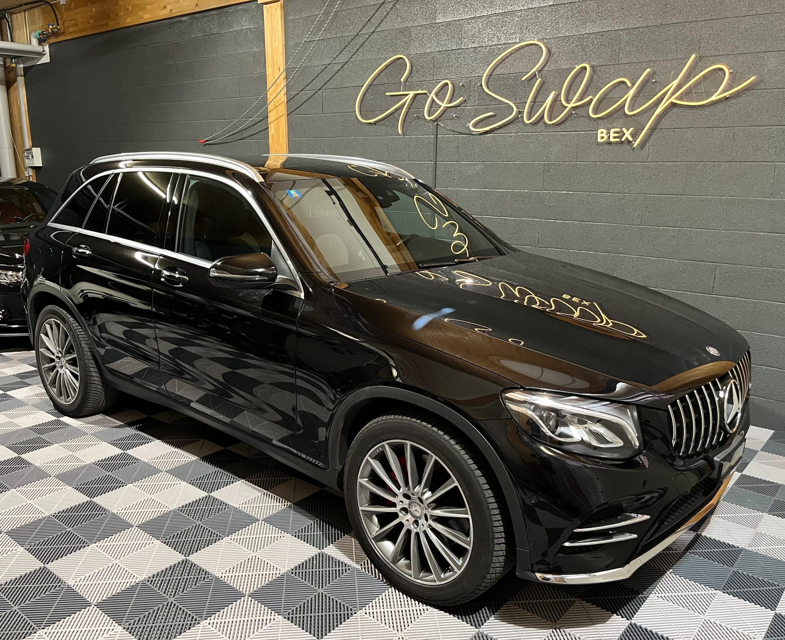 Mercedes-Benz GLC-Klasse MERCEDES-BENZ GLC 250 AMG Line 4Matic 9G-Tronic