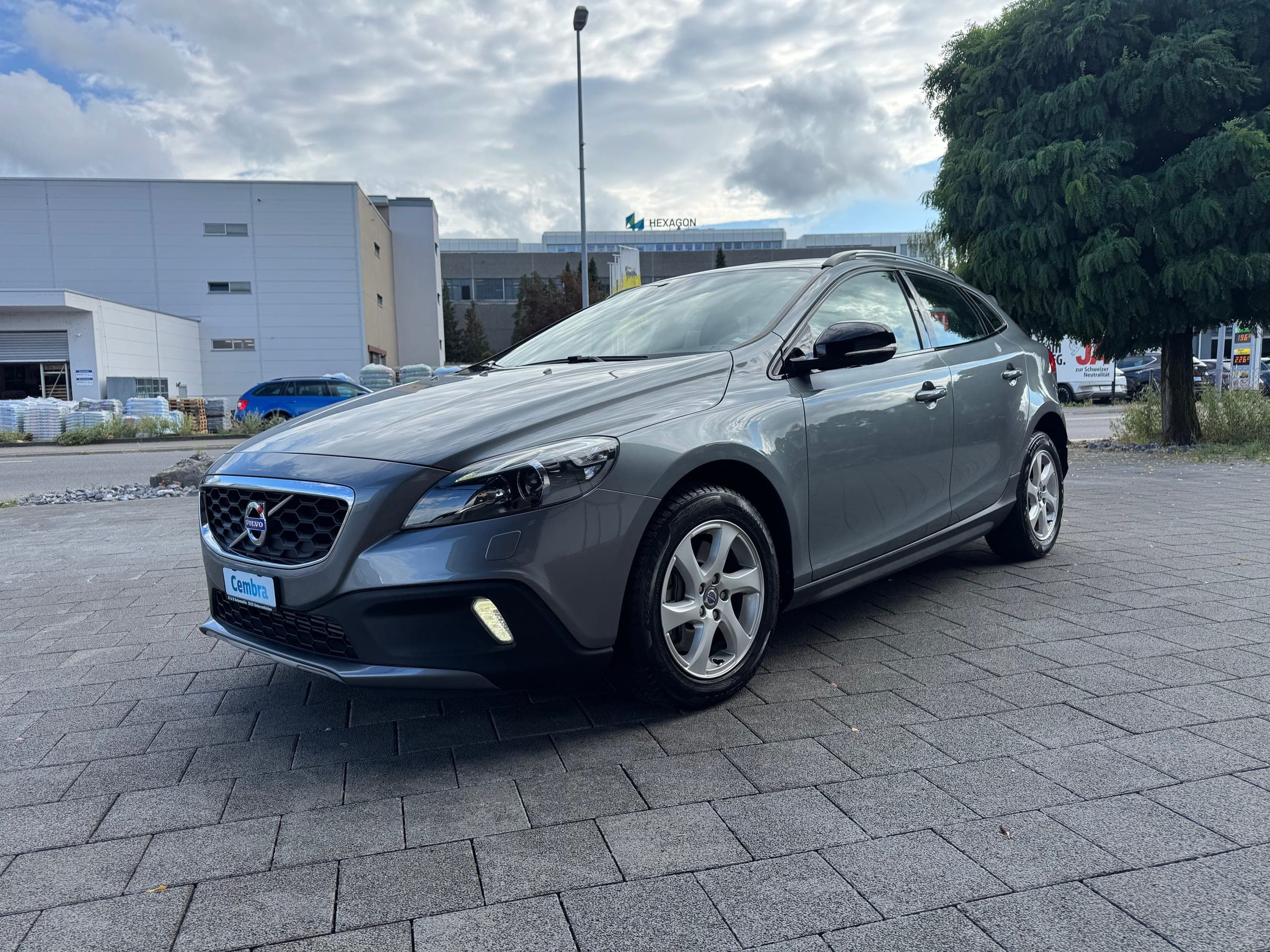 Volvo V40 Cross Country VOLVO V40 Cross Country T4 2.0 AWD Family Ed. Geartr.