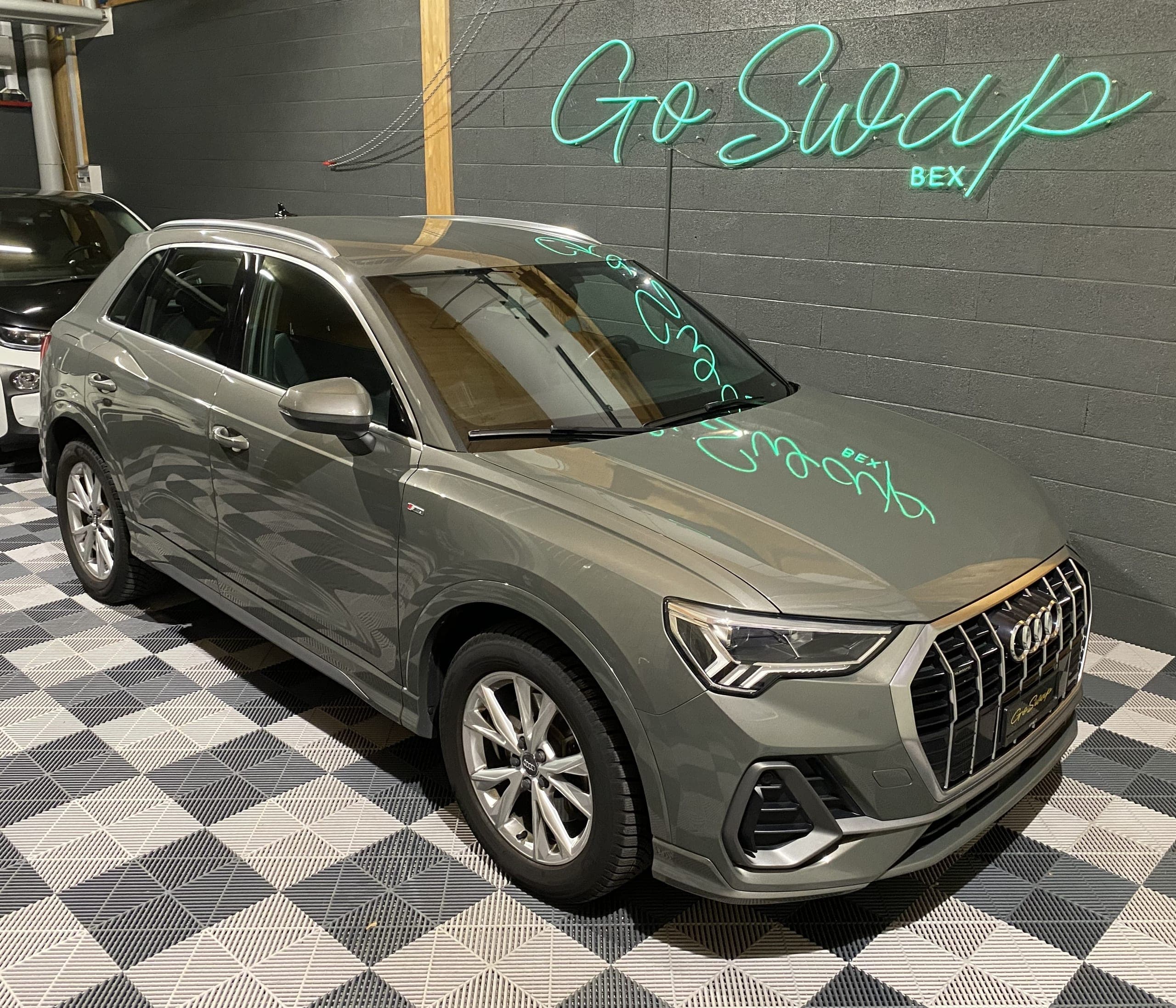 Audi Q3 AUDI Q3 40 TFSI S line quattro S-tronic