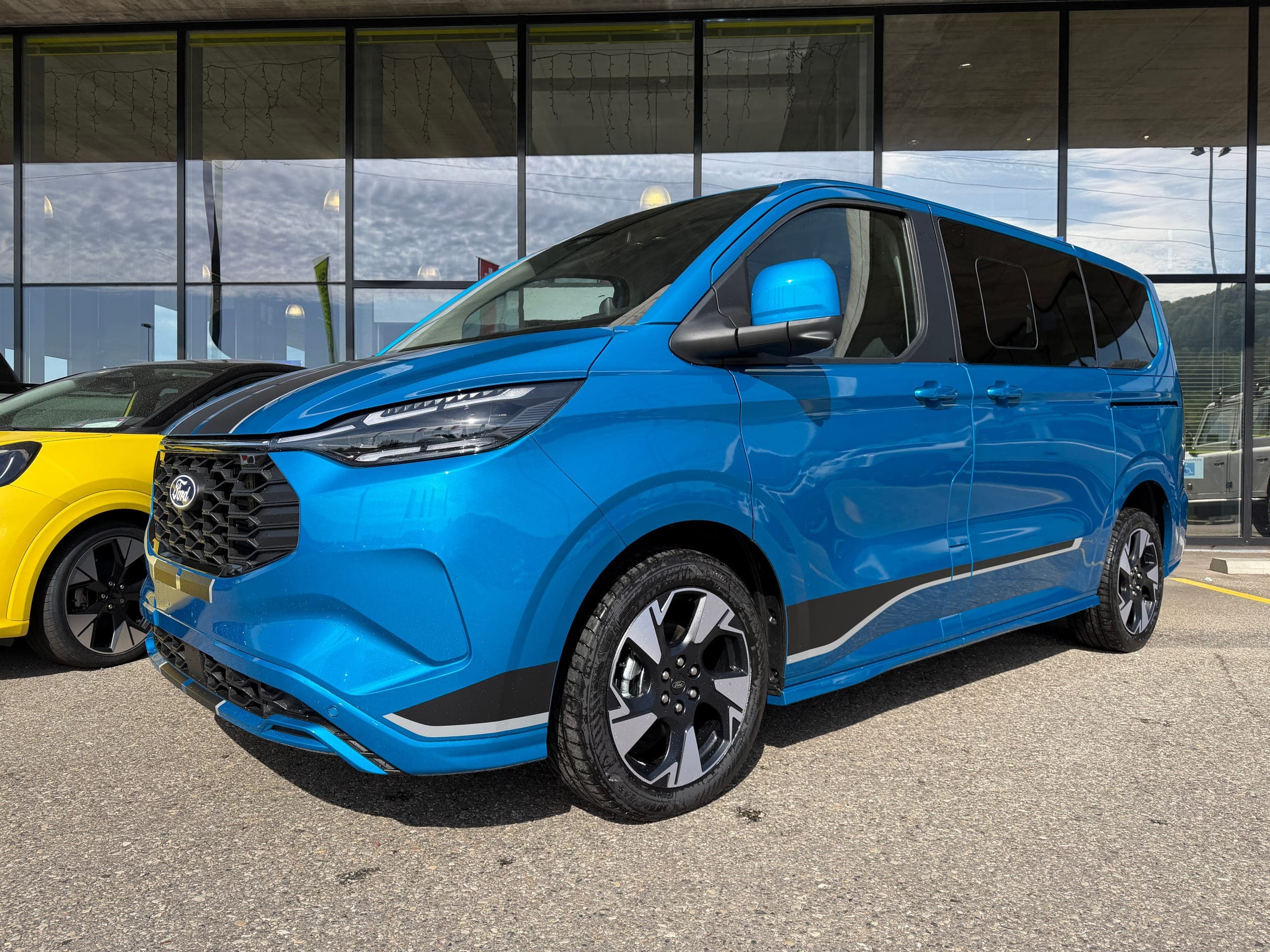 Ford Tourneo Custom FORD Tourneo Bus 340 L1H1 PHEV Sport