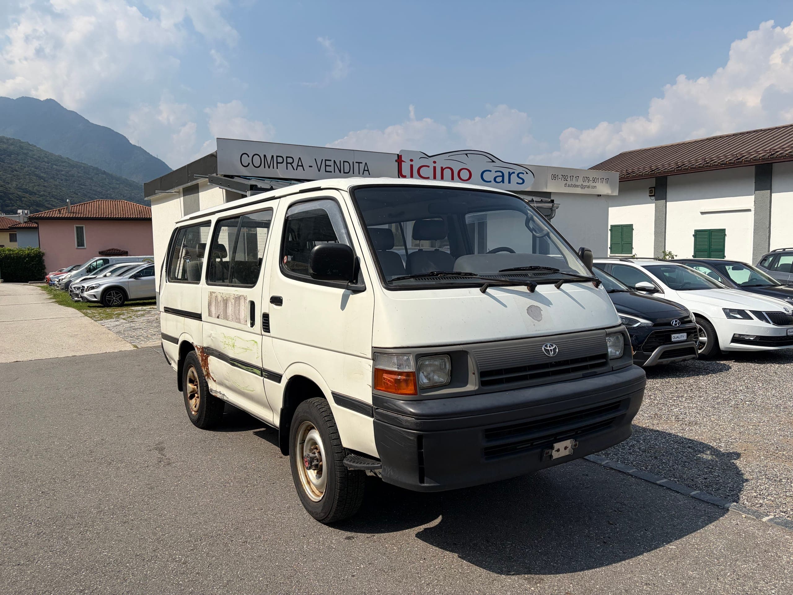 Toyota Hiace TOYOTA Hiace 2.4 4x4 Saloon Jub.