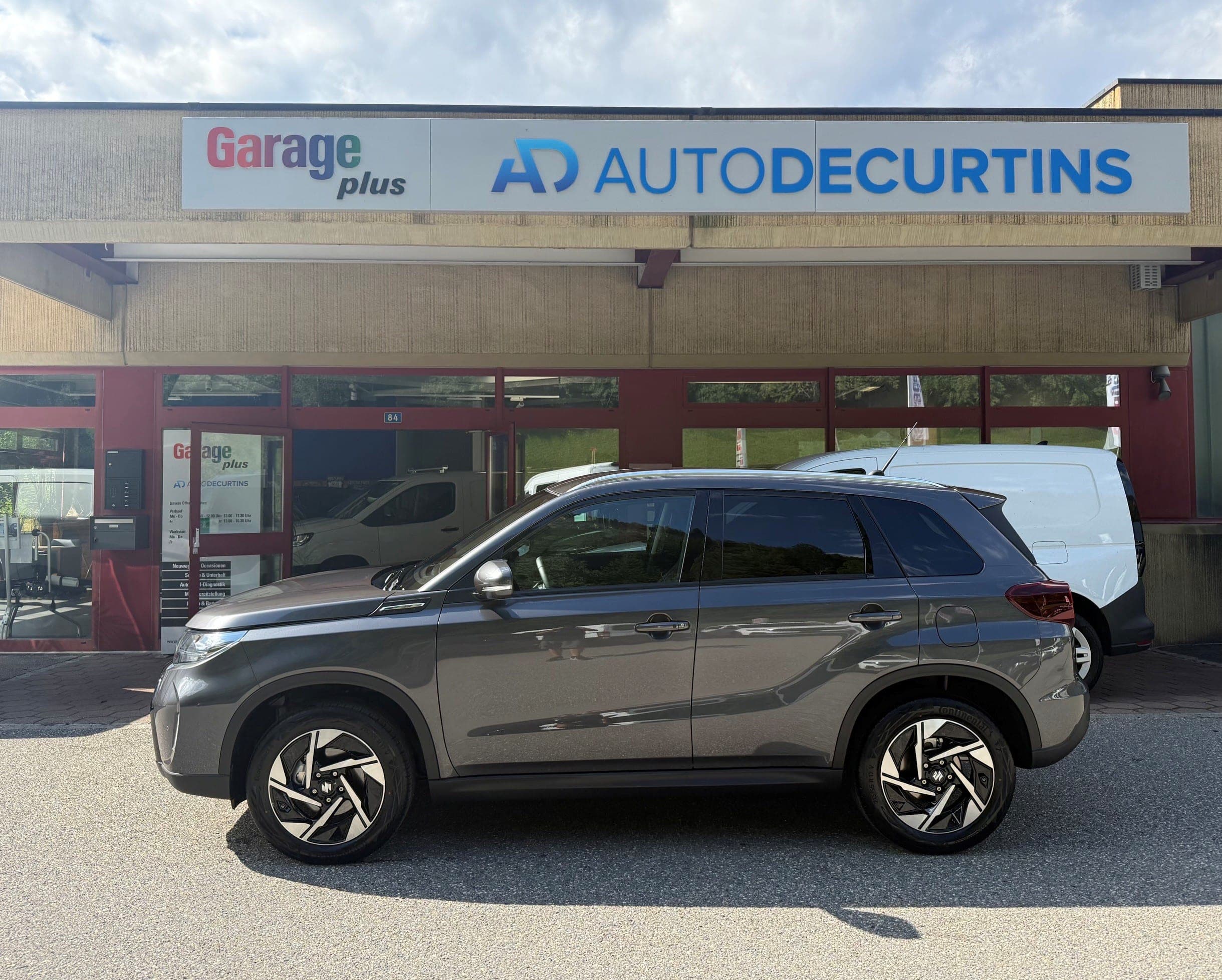 Suzuki Vitara SUZUKI Vitara 1.4 Boosterjet Compact Top 4x4 Hybrid Automatic