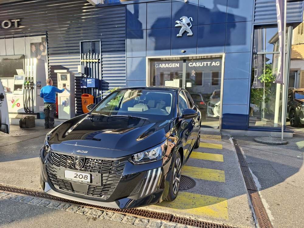 Peugeot 208 PEUGEOT 208 1.2 Hybrid Business