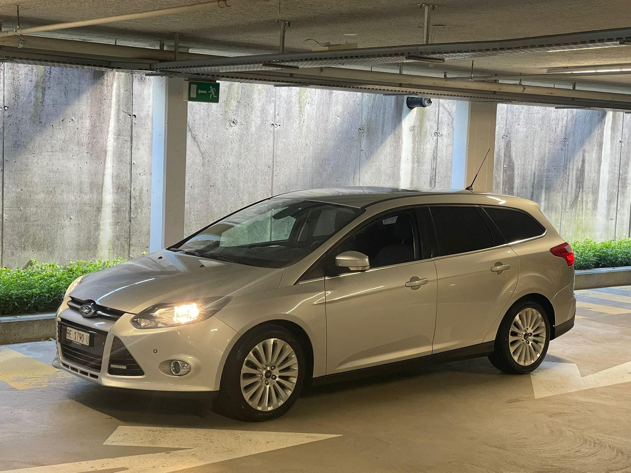 Ford Focus FORD Focus 1.6i VCT Titanium