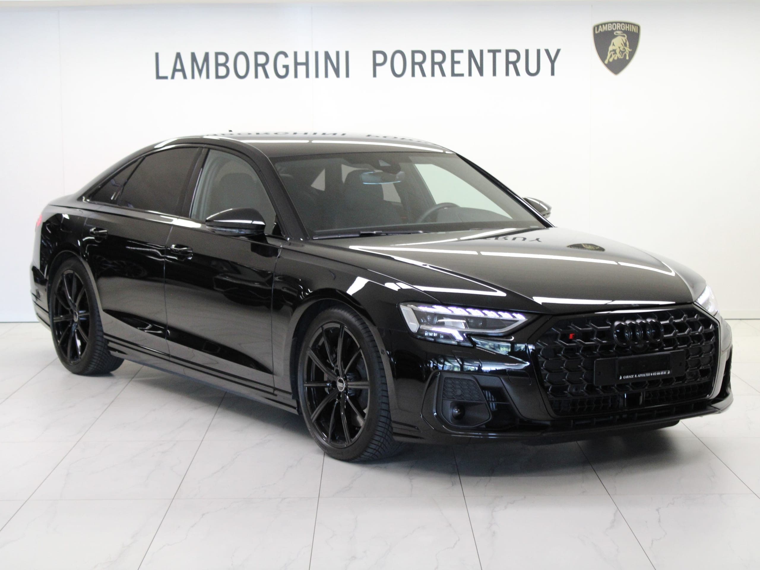 Audi S8 AUDI S8 TFSI quattro tiptronic