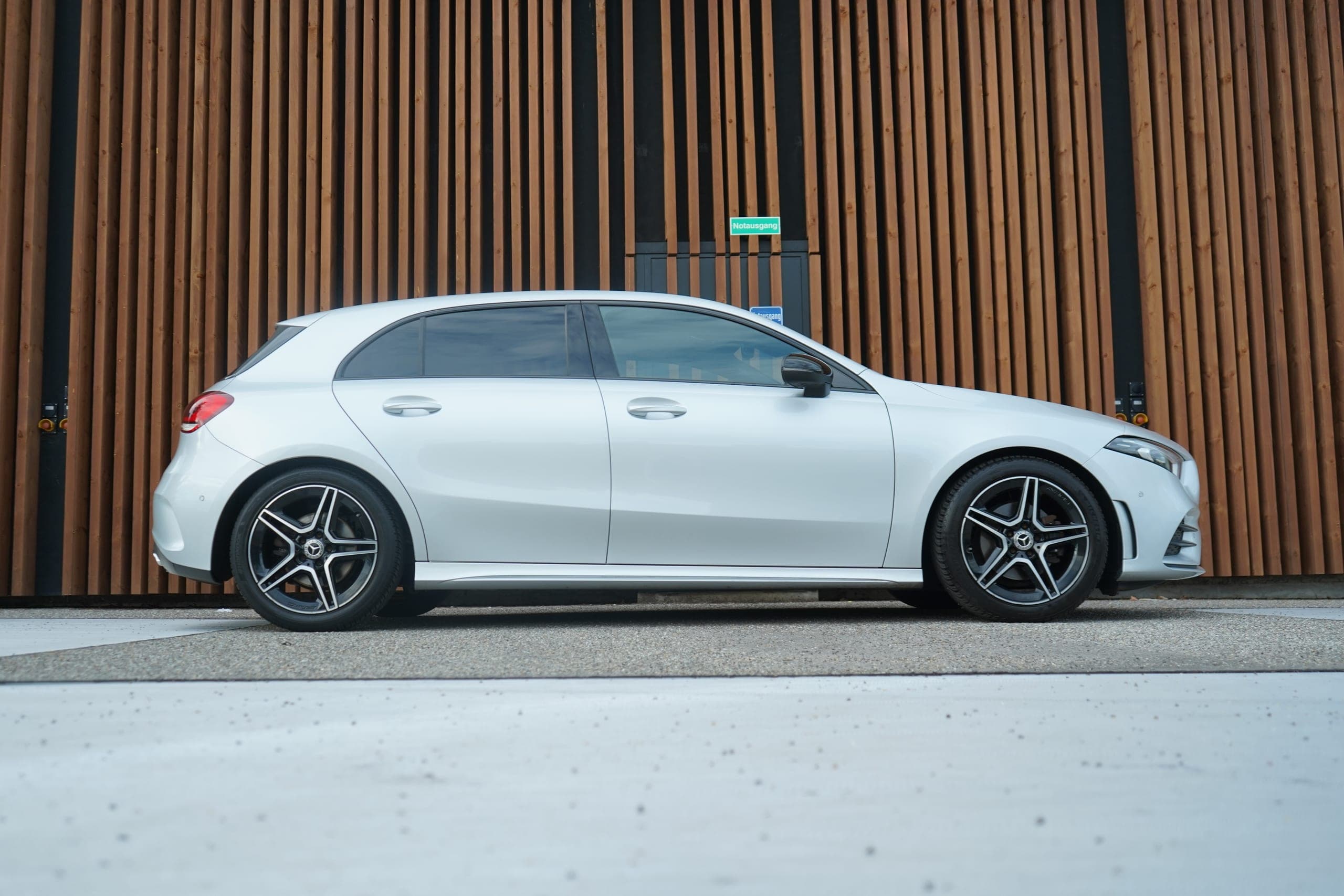 Mercedes-Benz A-Klasse MERCEDES-BENZ A 200 AMG LINE NIGHT 7G-DCT l 163 PS