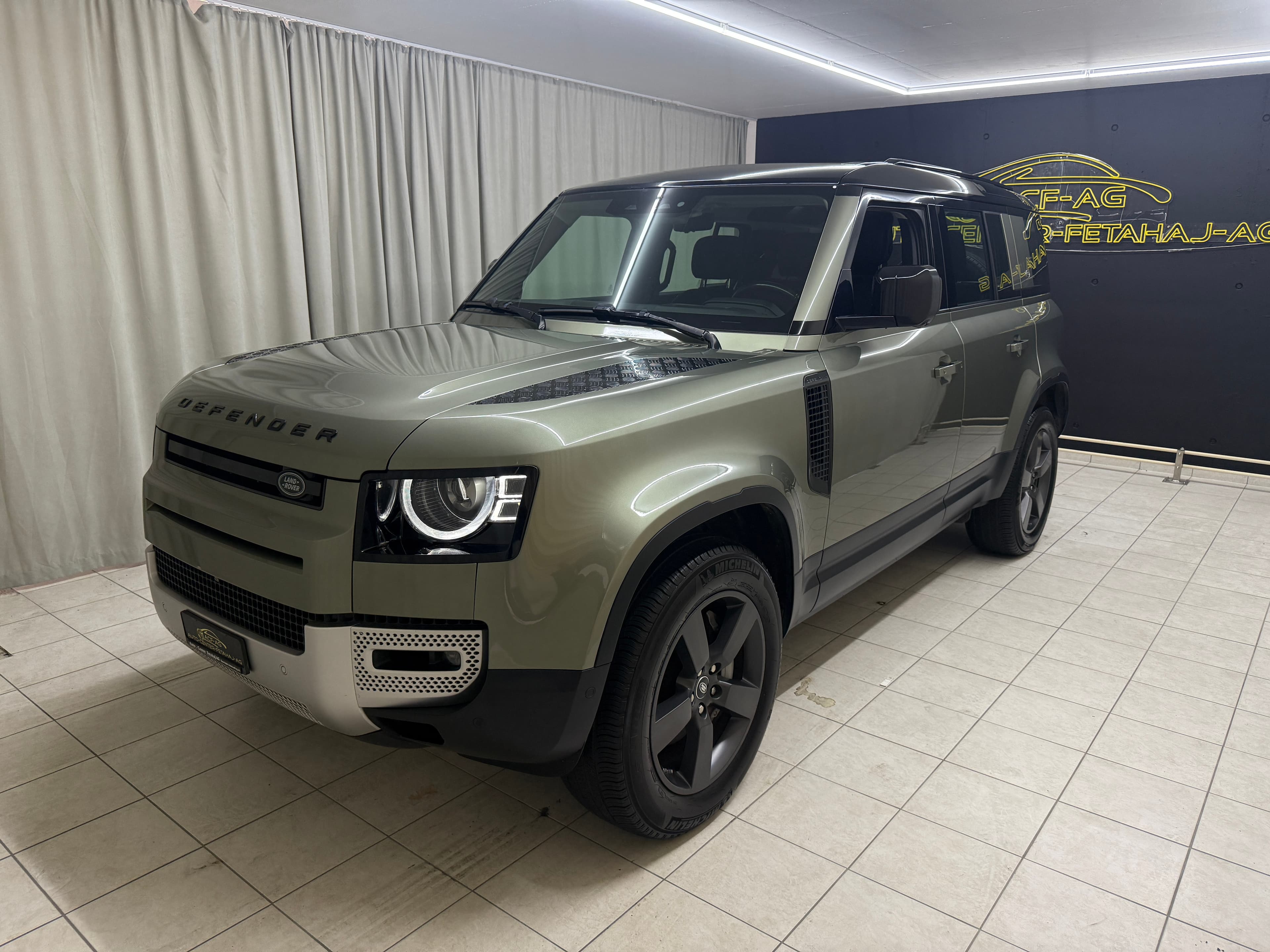 Land Rover Defender