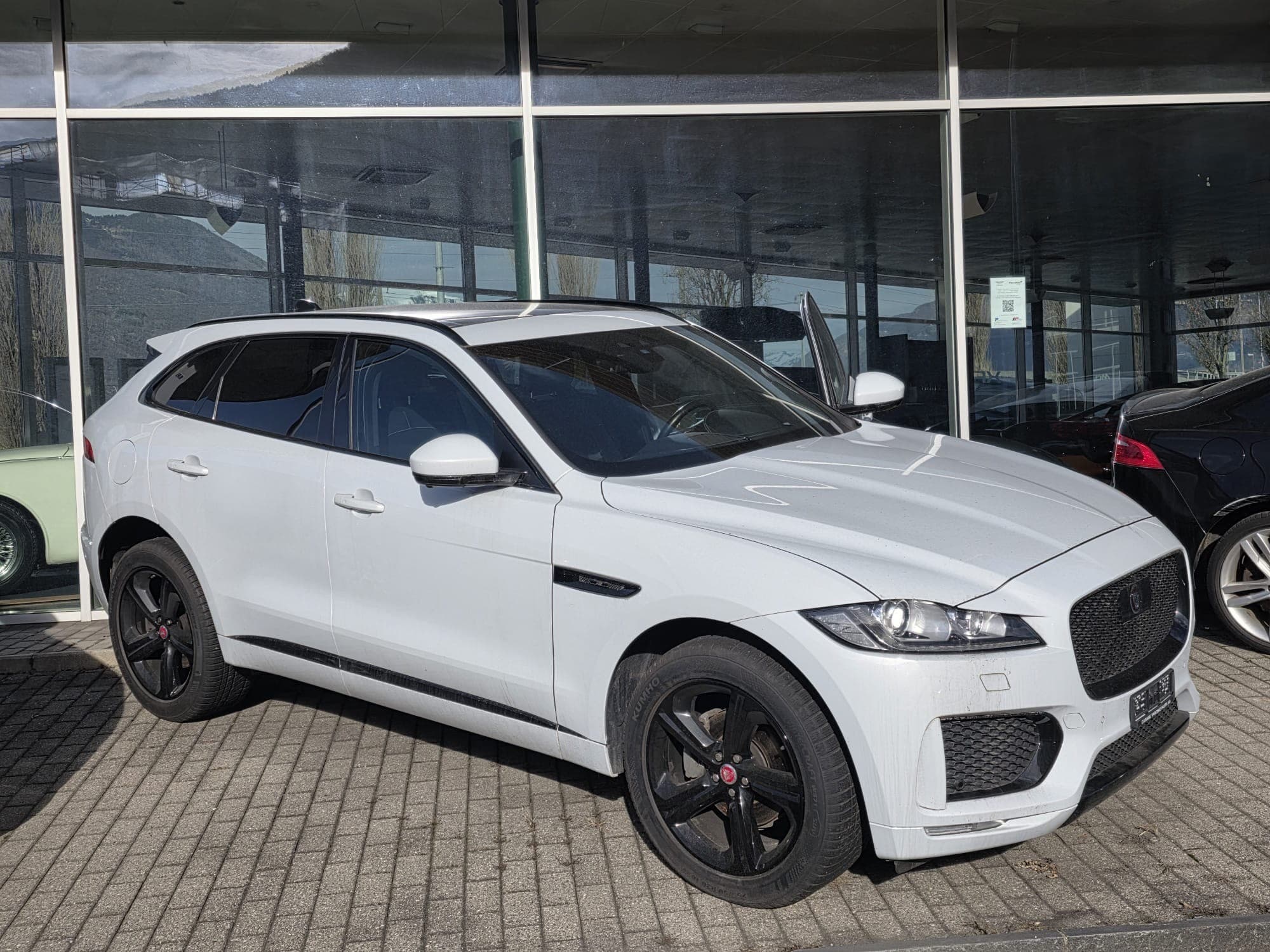 Jaguar F-Pace
