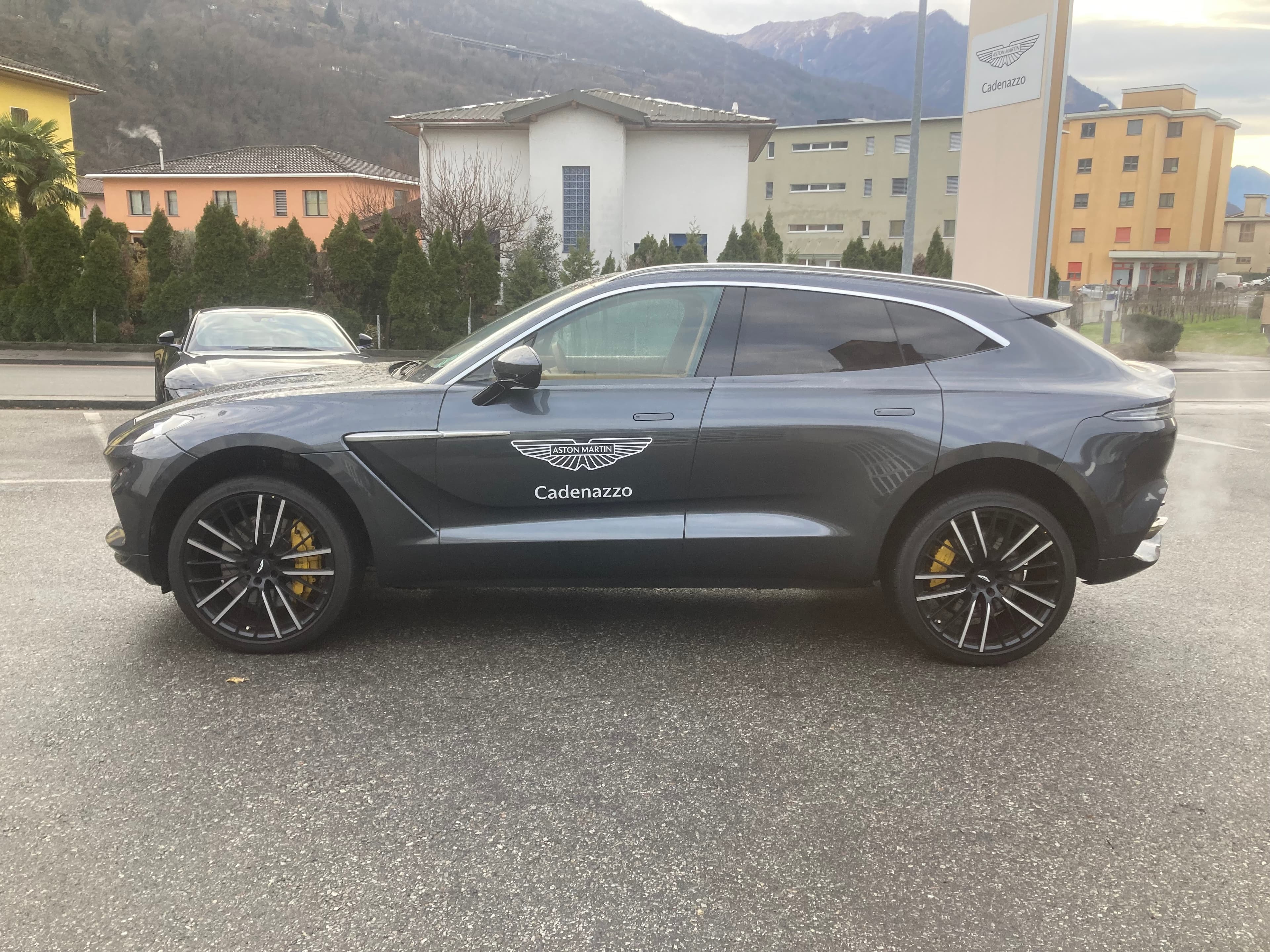 Aston Martin DBX