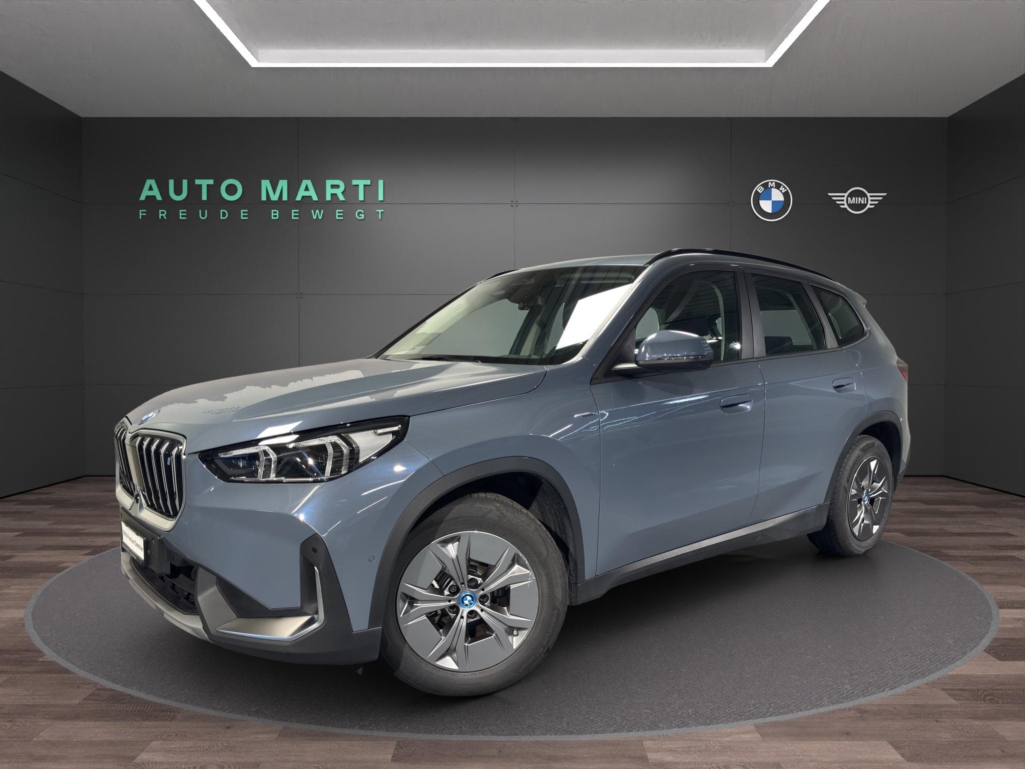 BMW iX1