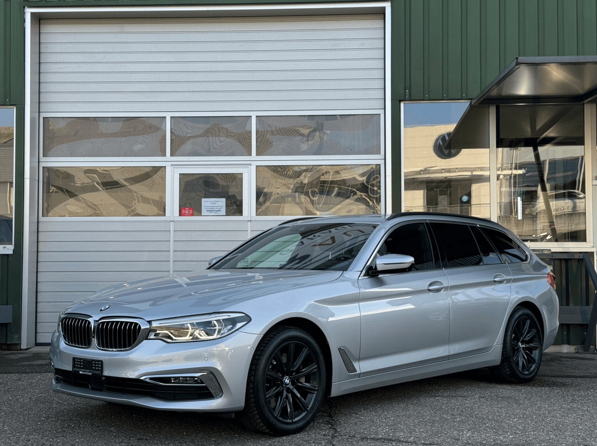 BMW 5er 530i xDrive Touring Luxury Line Steptronic