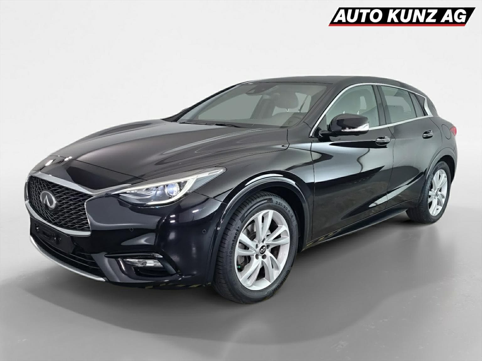 Infiniti Q30
