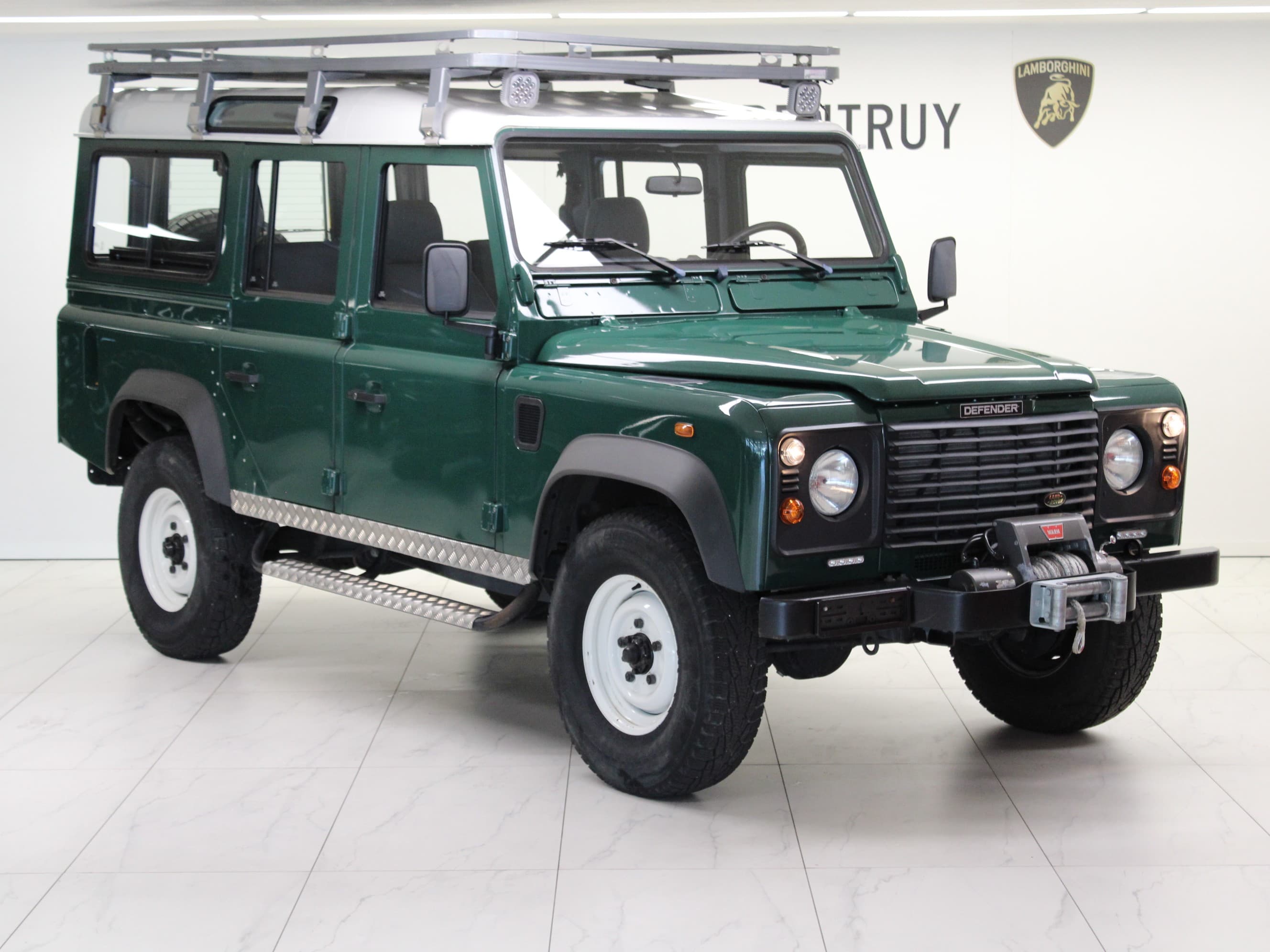 Land Rover Defender