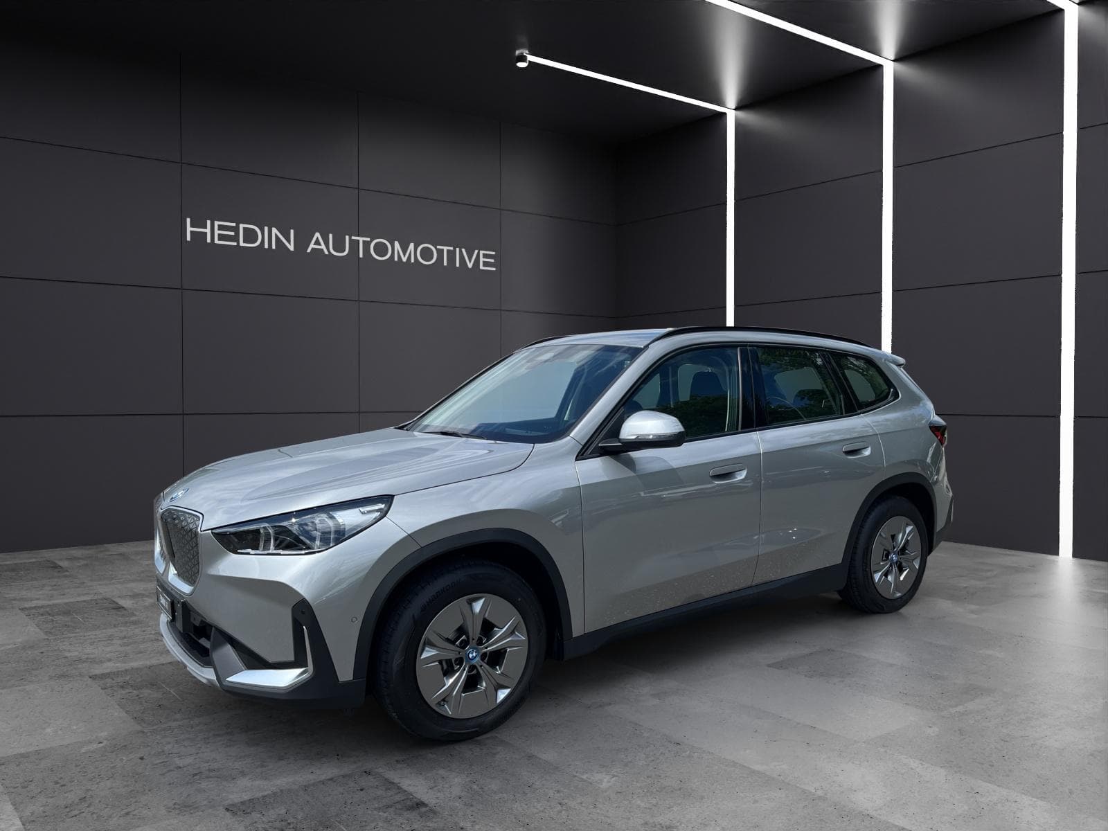 BMW iX1