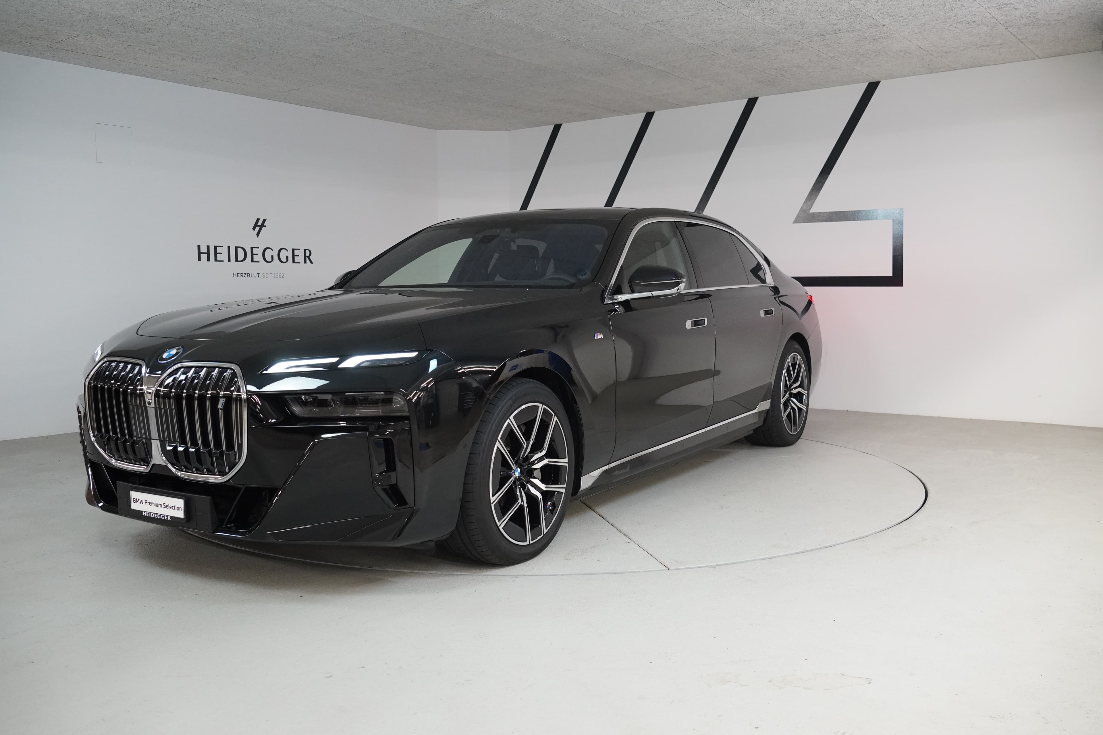 BMW i7