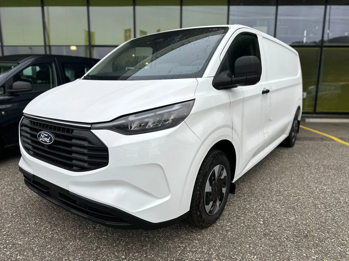 Ford Transit Custom Van PHEV 320 L2H1 Trend Automat