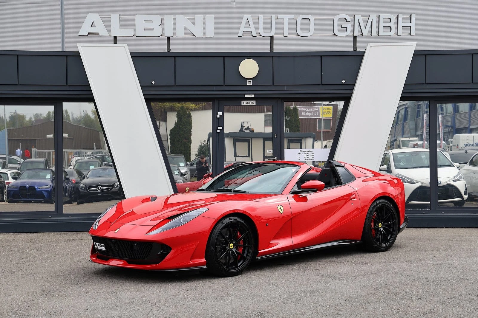 Ferrari 812