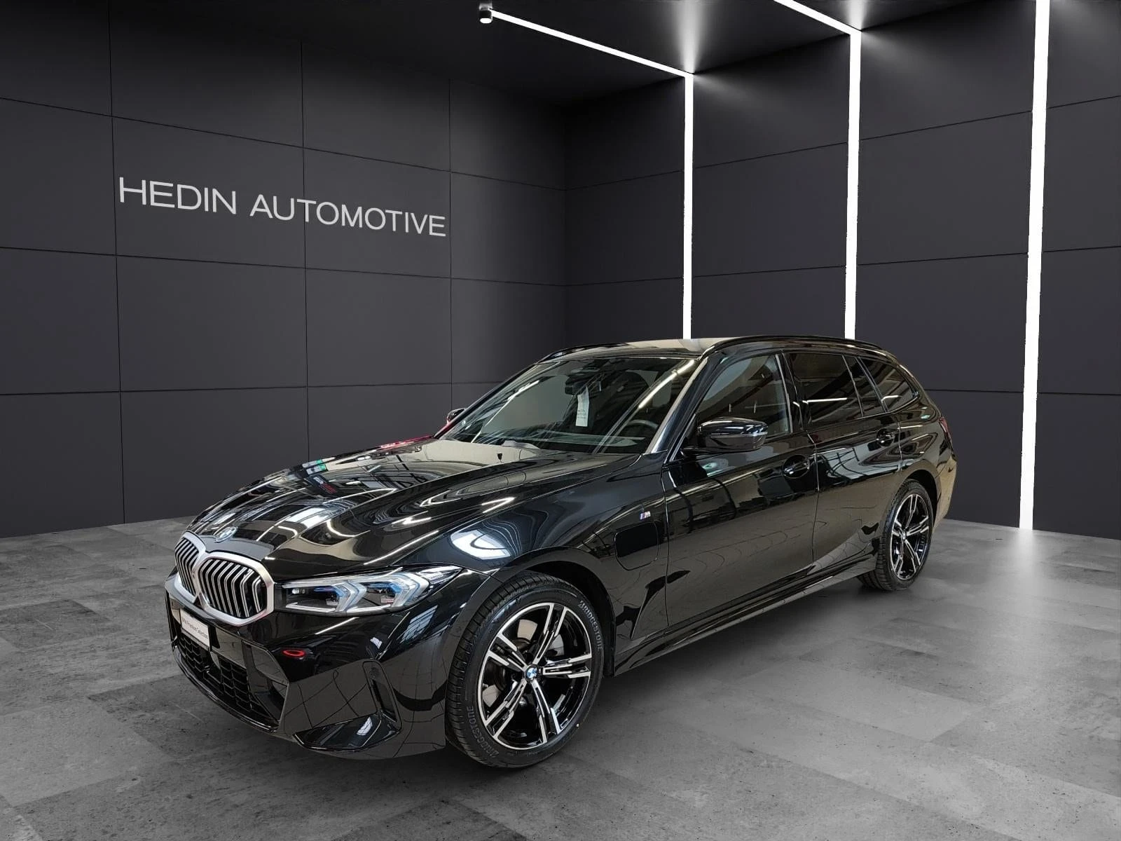 BMW 3er 330e xDrive SAG Touring