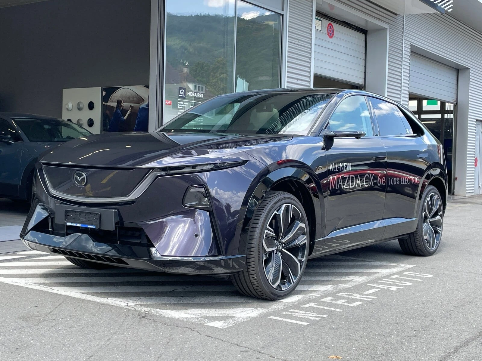 Mazda CX-6e