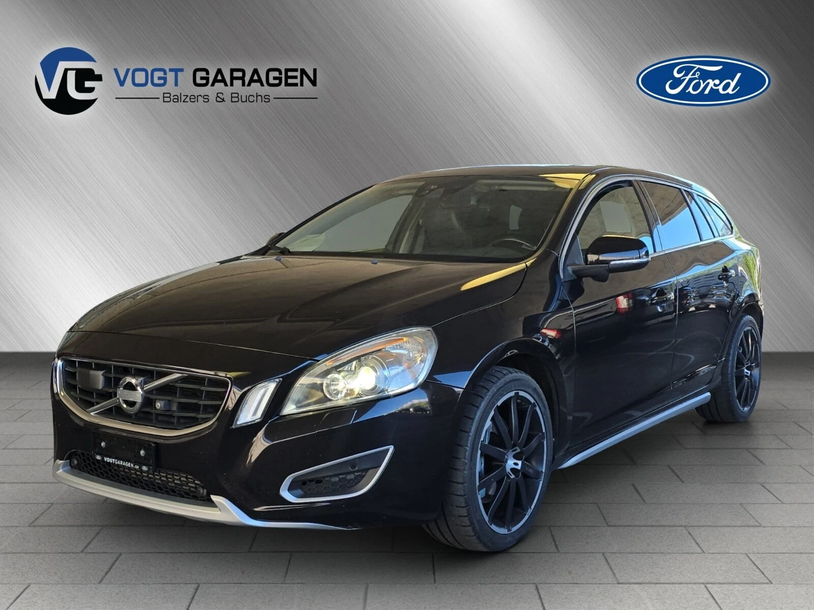 Volvo V60 2.4 D5 Summum AWD