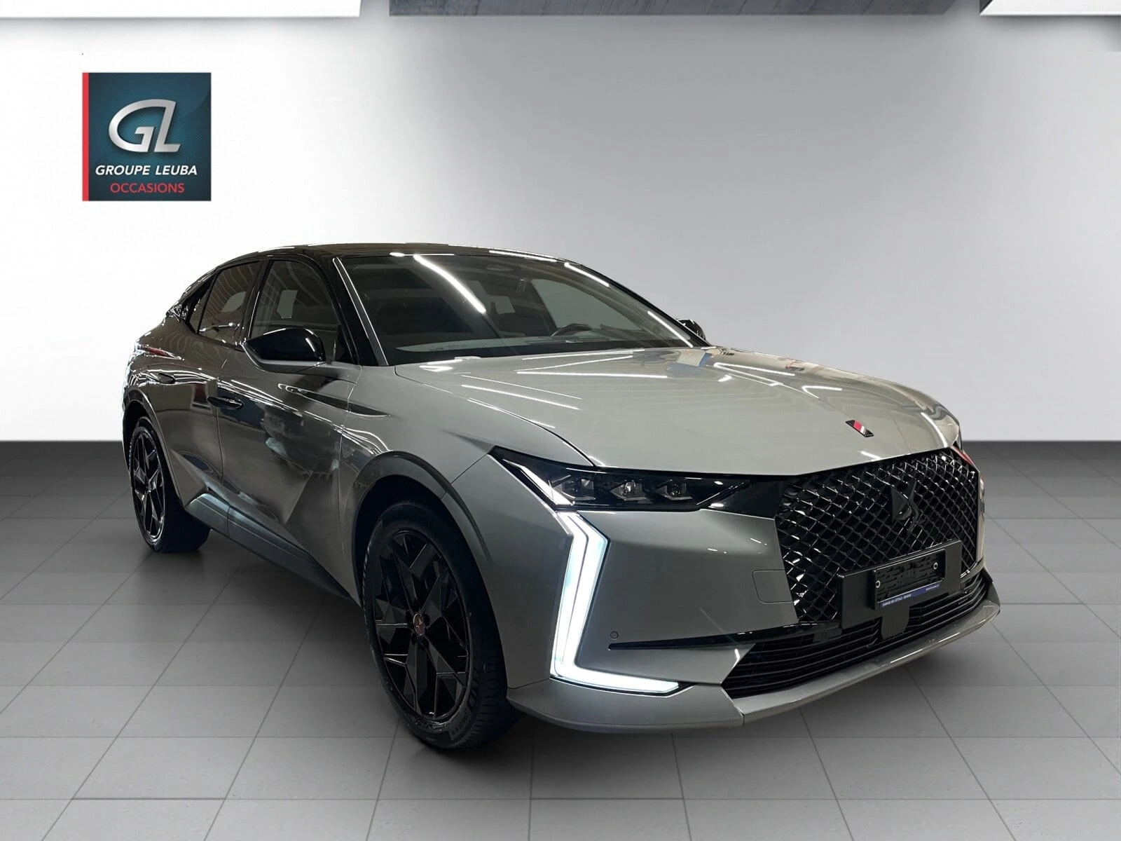 DS Automobiles No4