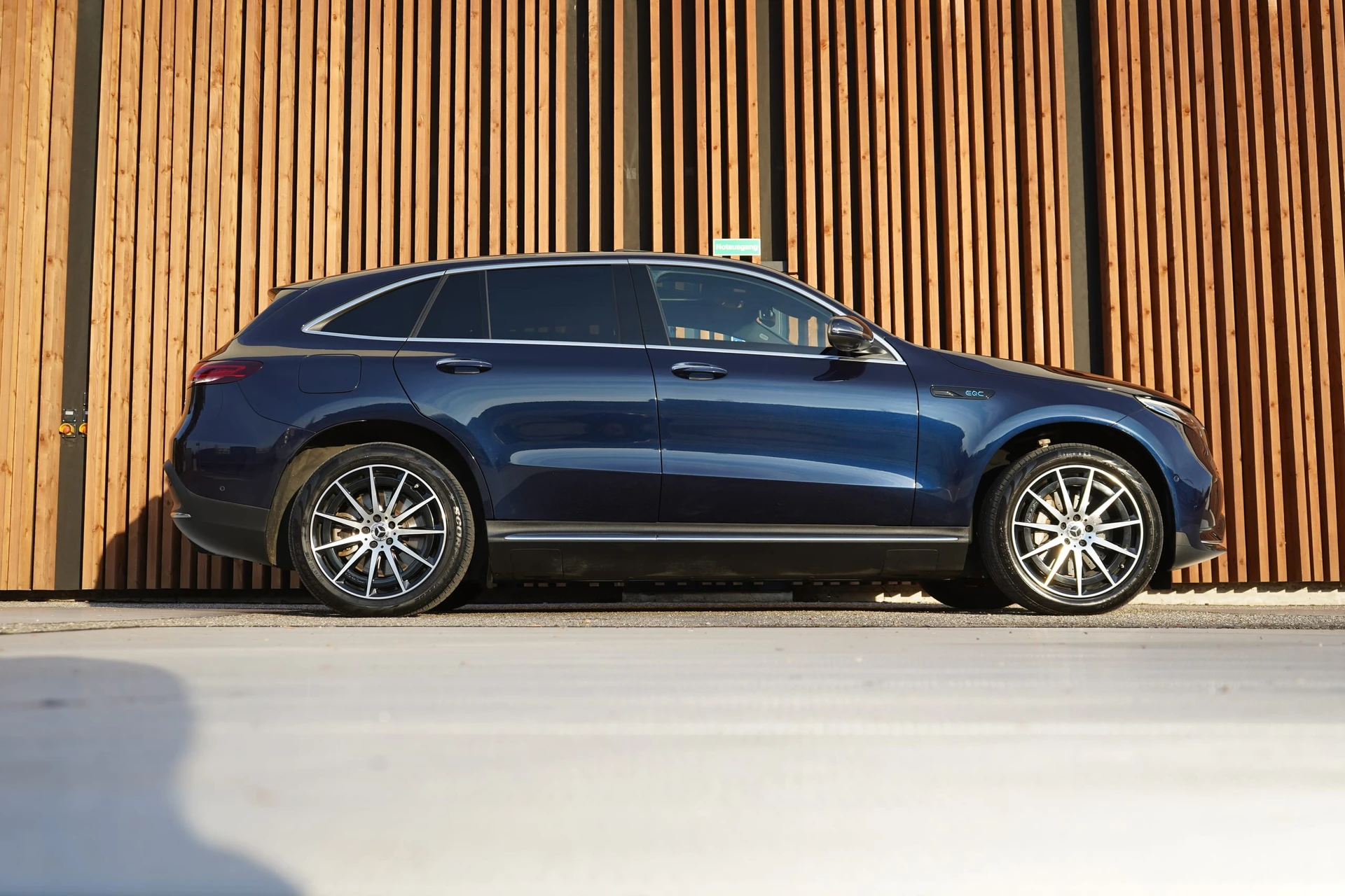 Mercedes-Benz EQC 400 AMG LINE 4MATIC l 408 PS