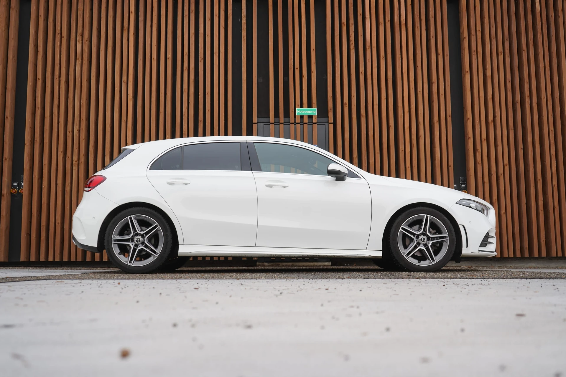 Mercedes-Benz A-Klasse A 180 AMG LINE 7G-DCT l 136 PS