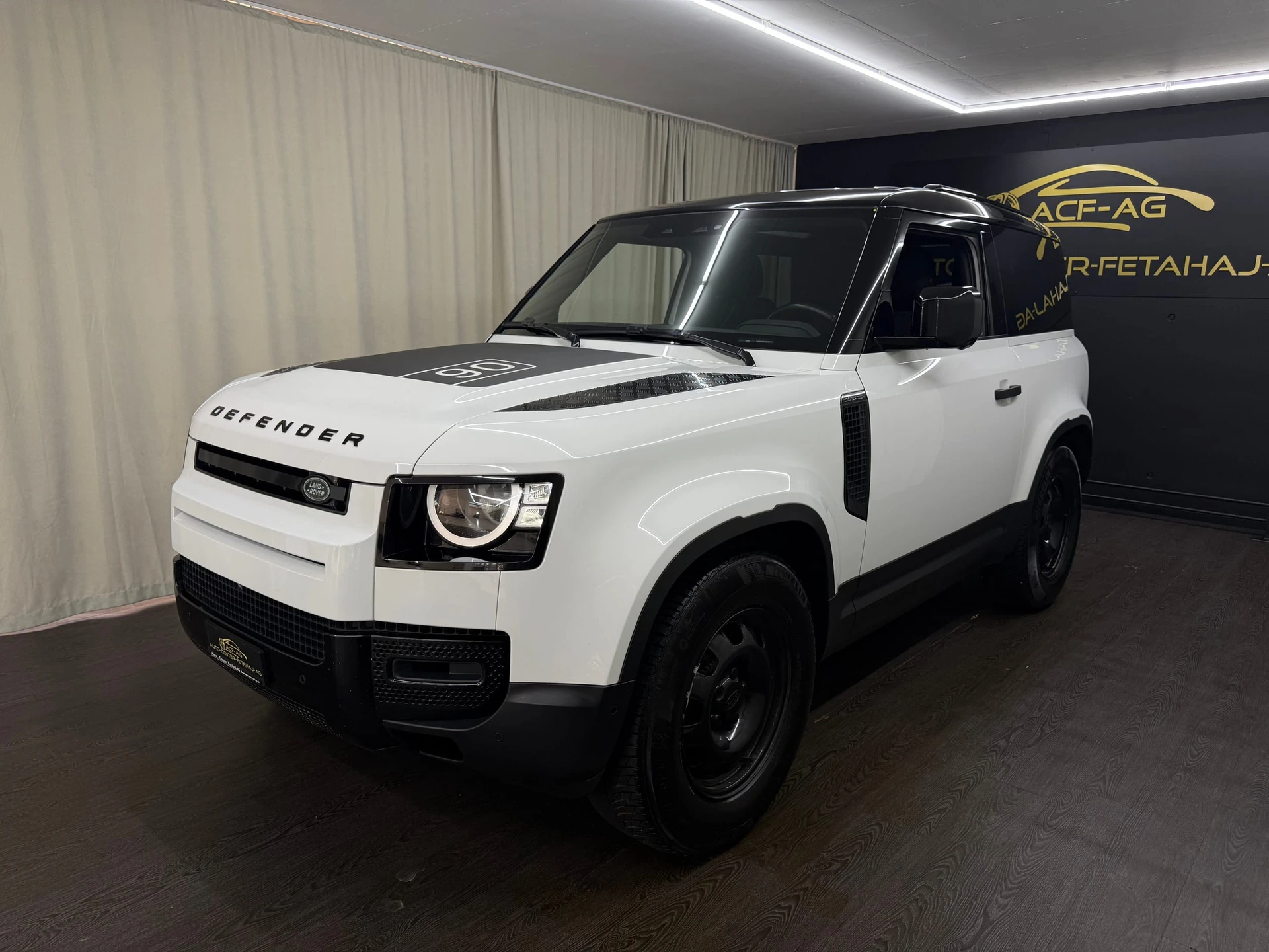 Land Rover Defender 90 3.0D I6 250 SE AT8
