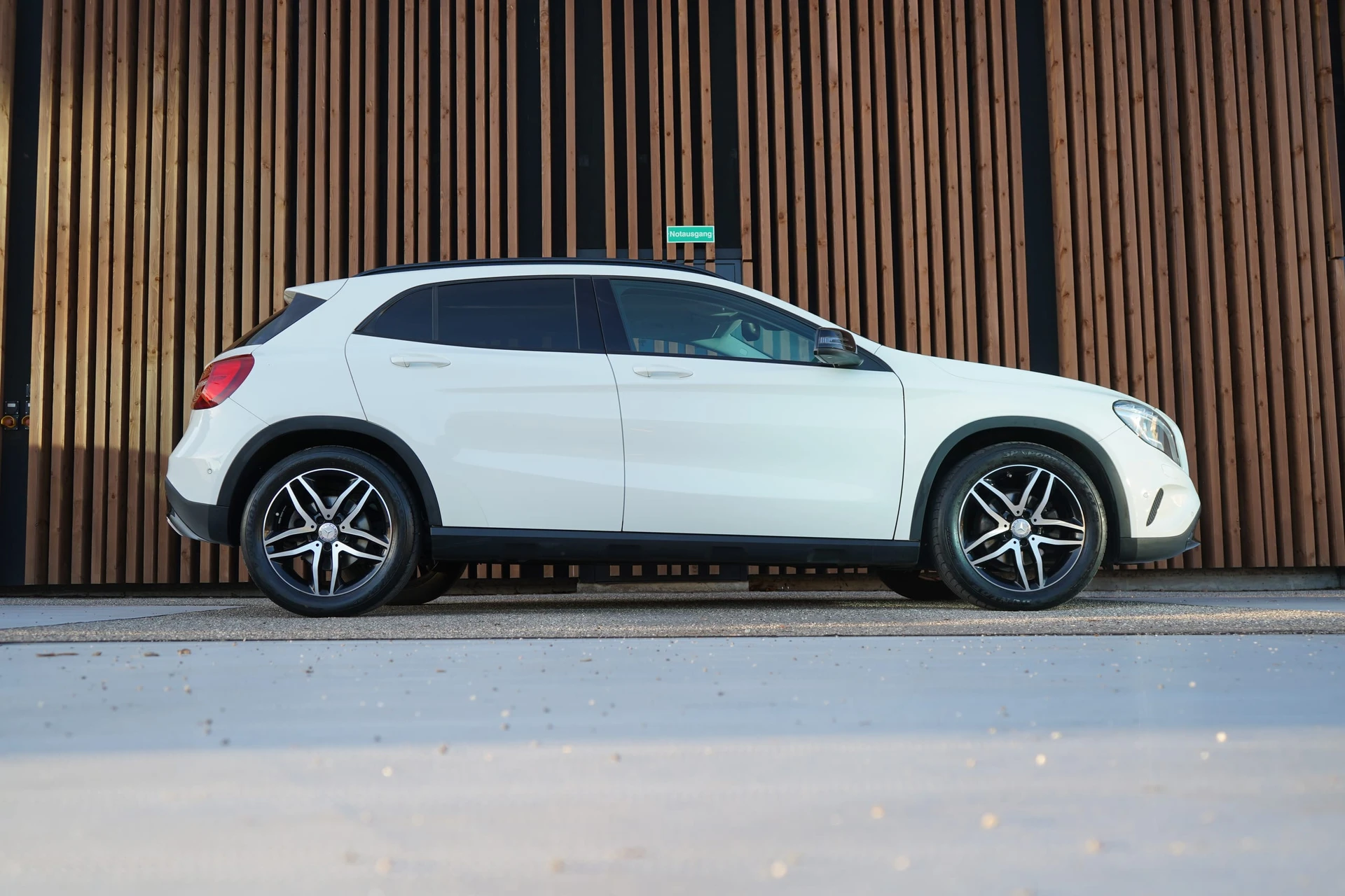 Mercedes-Benz GLA-Klasse GLA 220 CDI URBAN NIGHT 4MATIC 7G-DCT l 170 PS