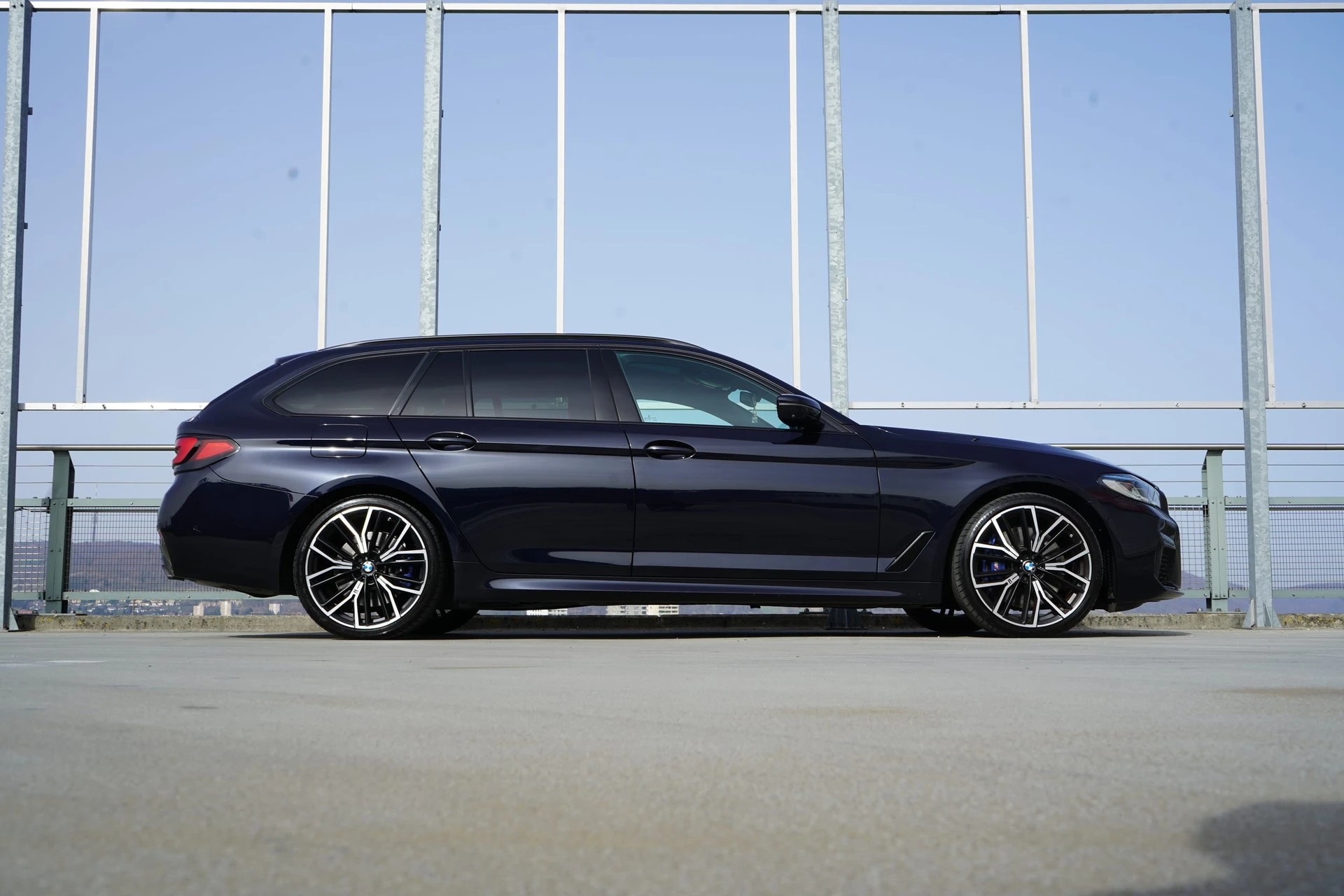 BMW 5er 540d xDRIVE 48V TOURING M SPORT BLACK STEPTRONIC l 340 PS