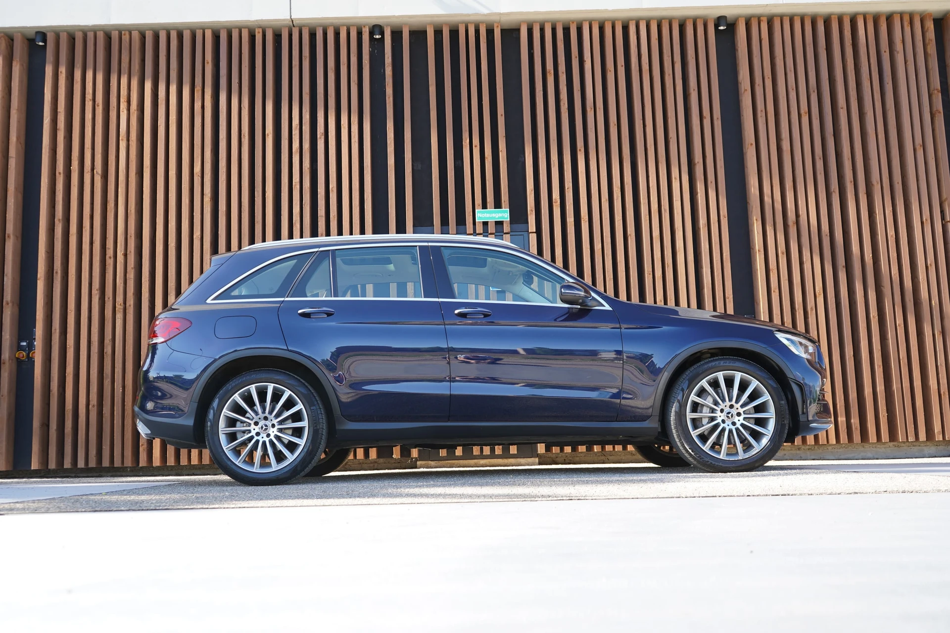 Mercedes-Benz GLC-Klasse GLC 300 D AMG LINE 4MATIC 9G-TRONIC l 245 PS