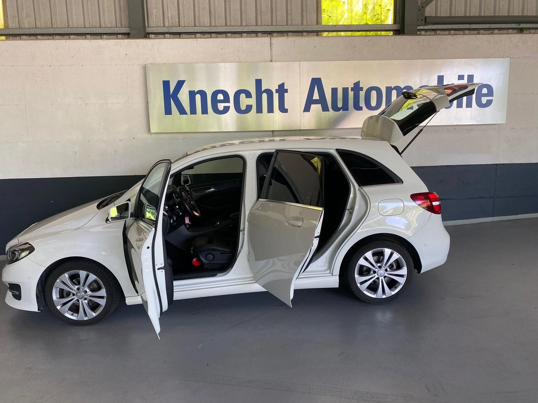 Mercedes-Benz B-Klasse B 180 d AMG Line