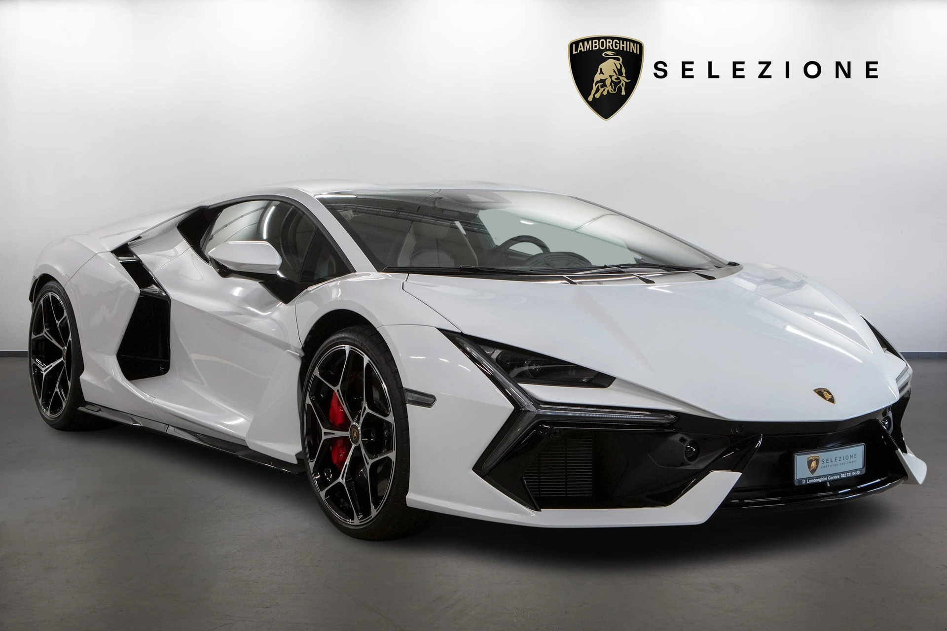 Lamborghini Revuelto