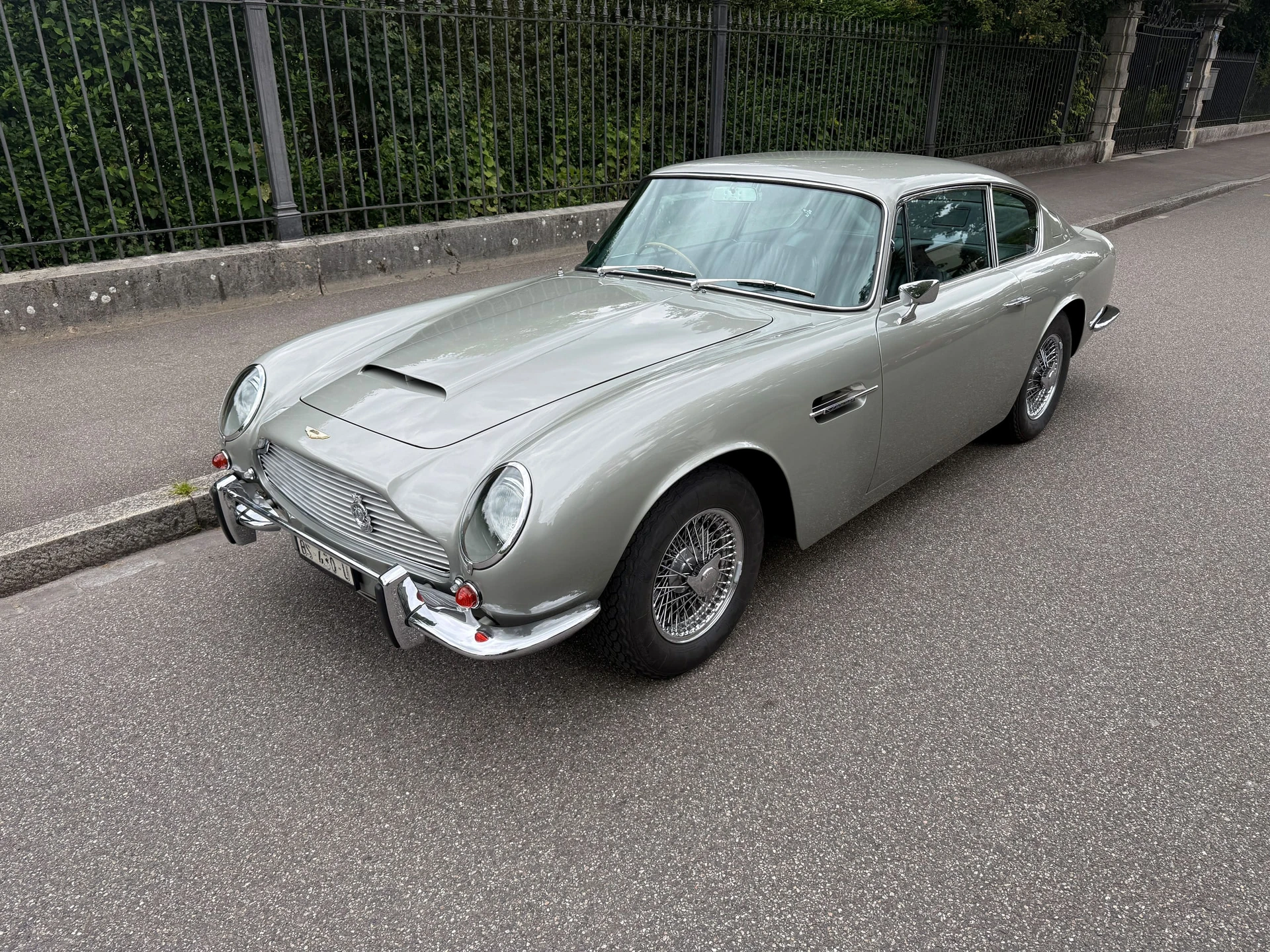Aston Martin DB6