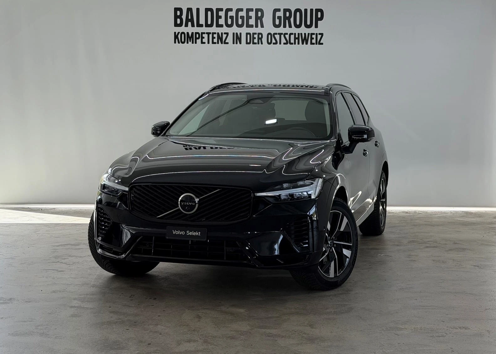 Volvo XC60 2.0 B5 MH Plus Dark AWD