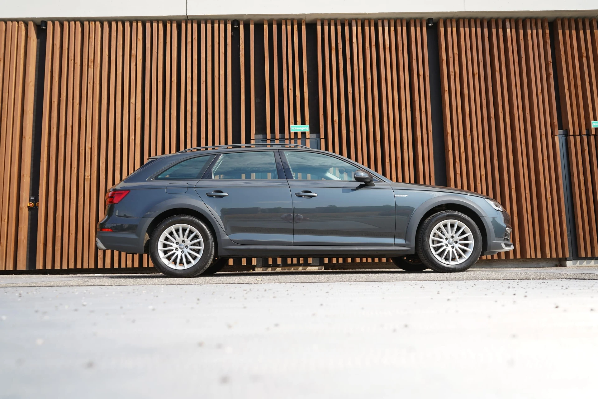 Audi A4 Allroad 2.0 TFSI QUATTRO S-TRONIC l 251 PS