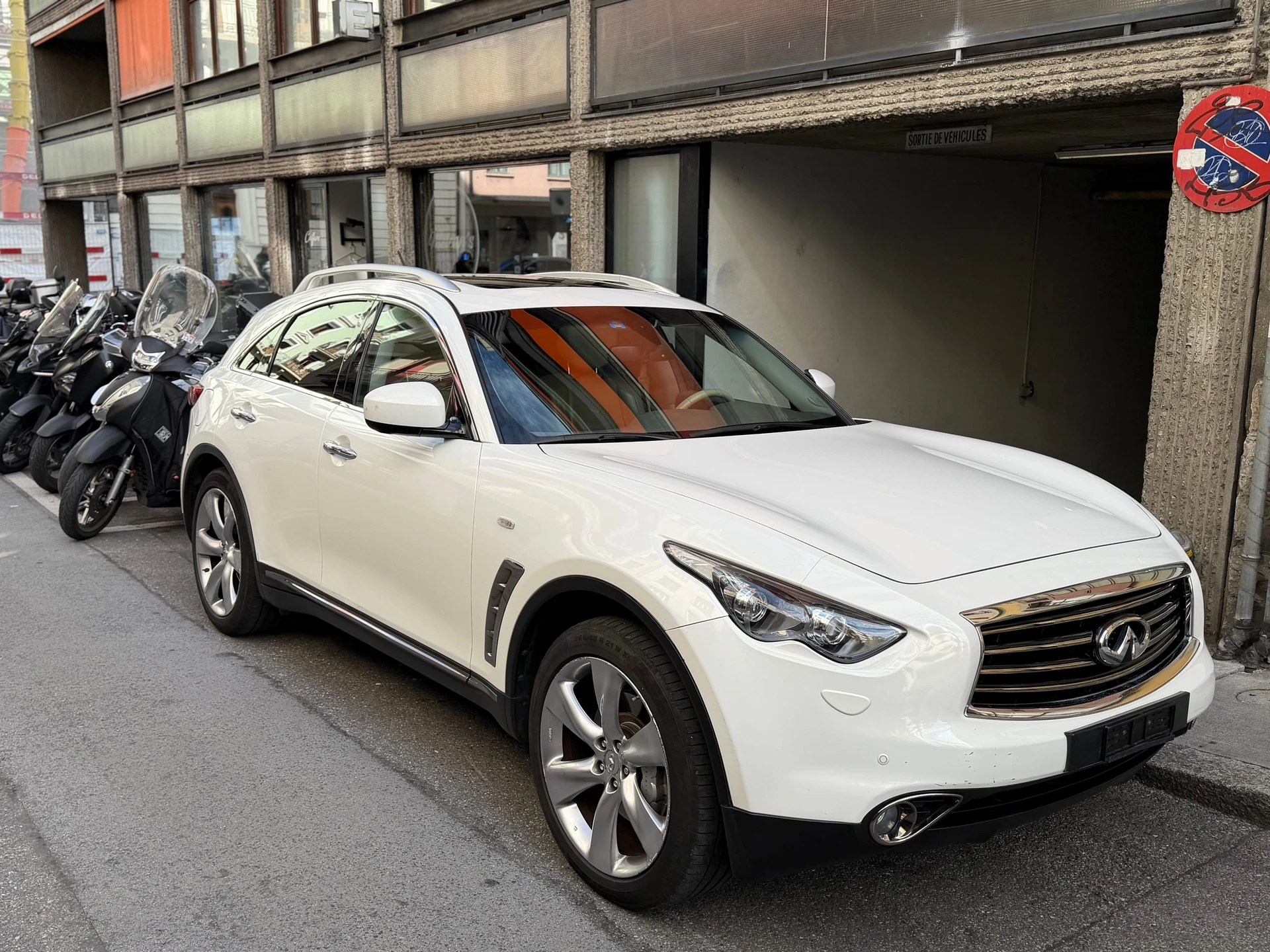 Infiniti FX