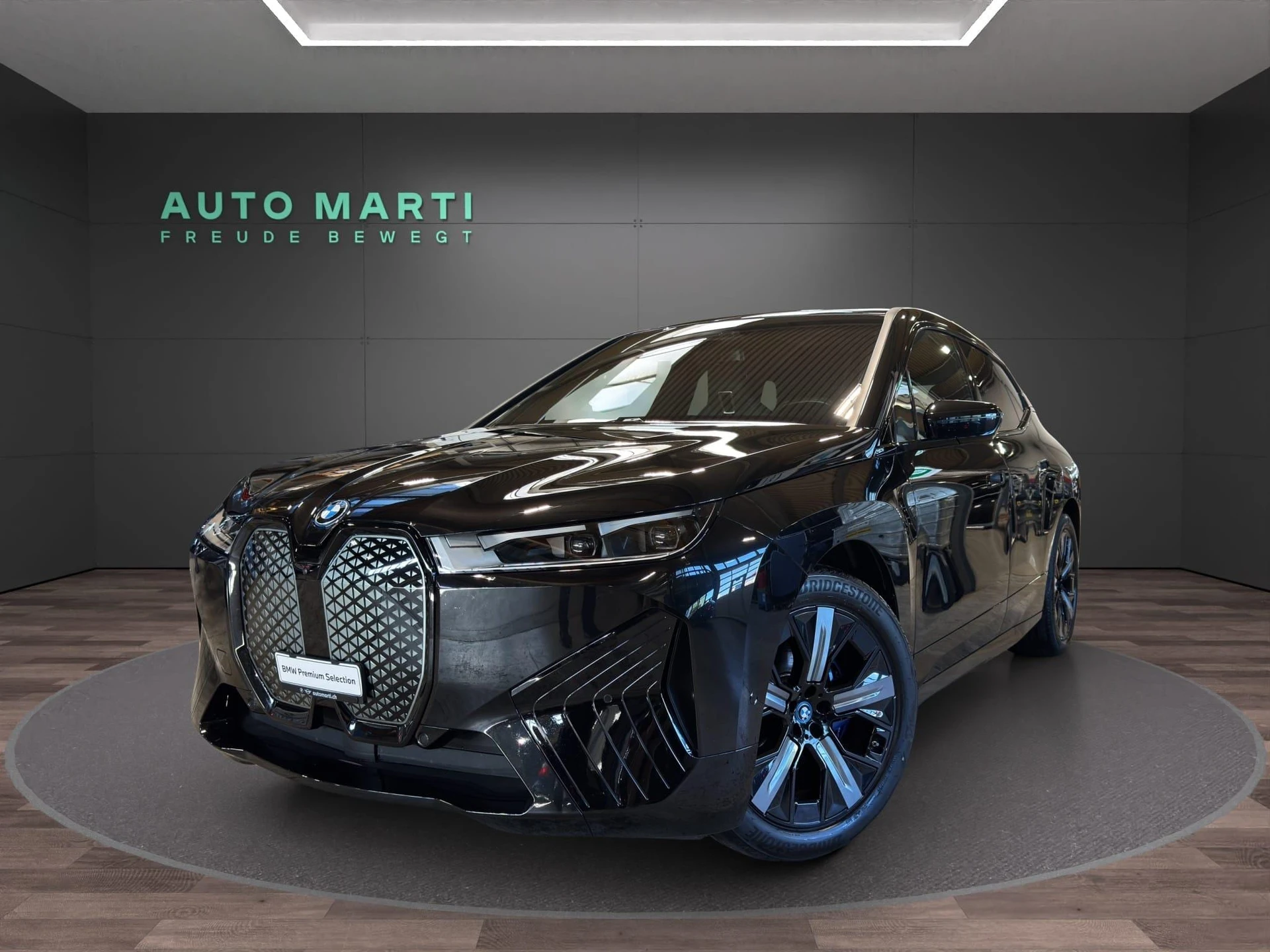BMW iX