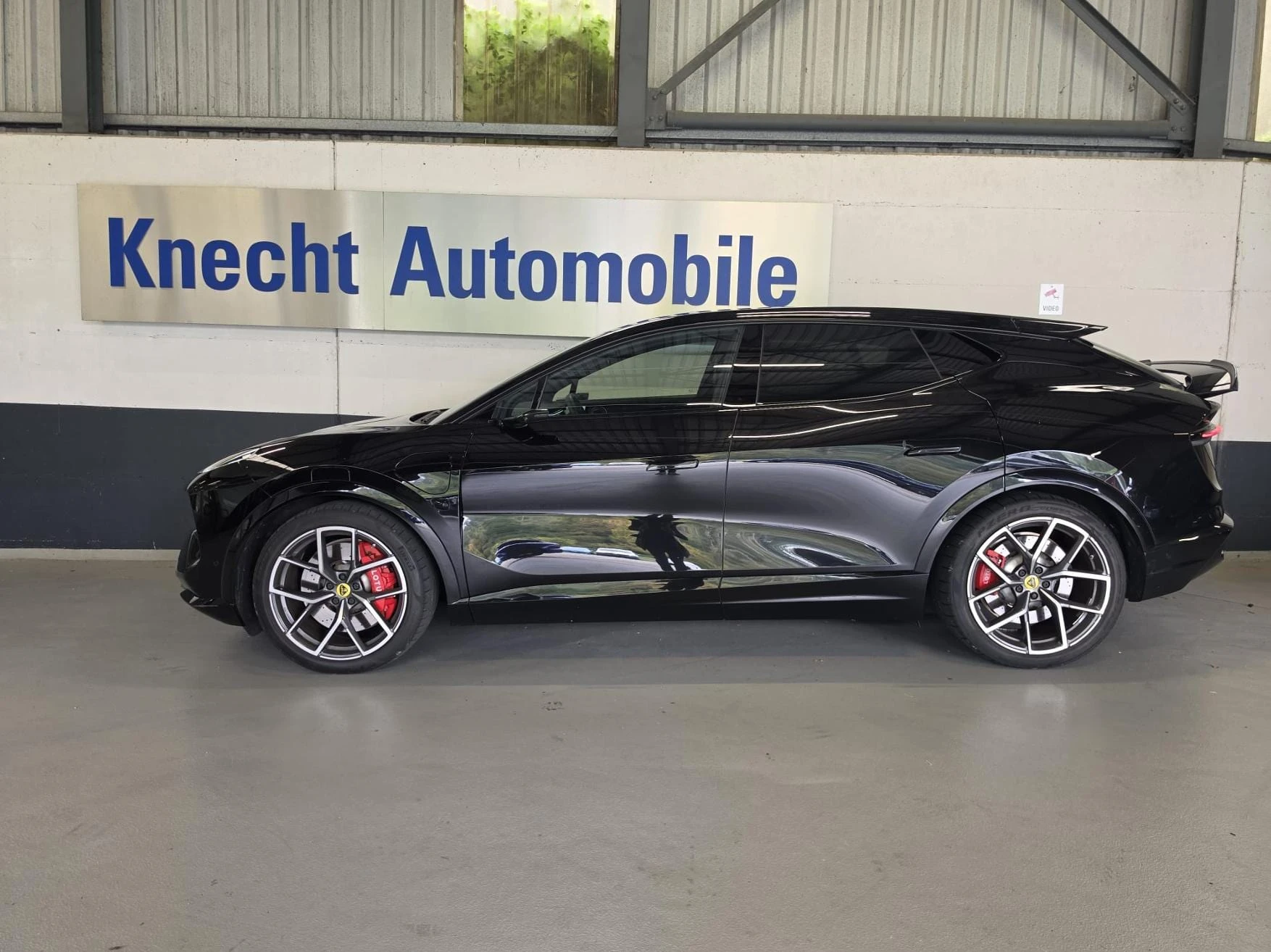 Lotus Eletre