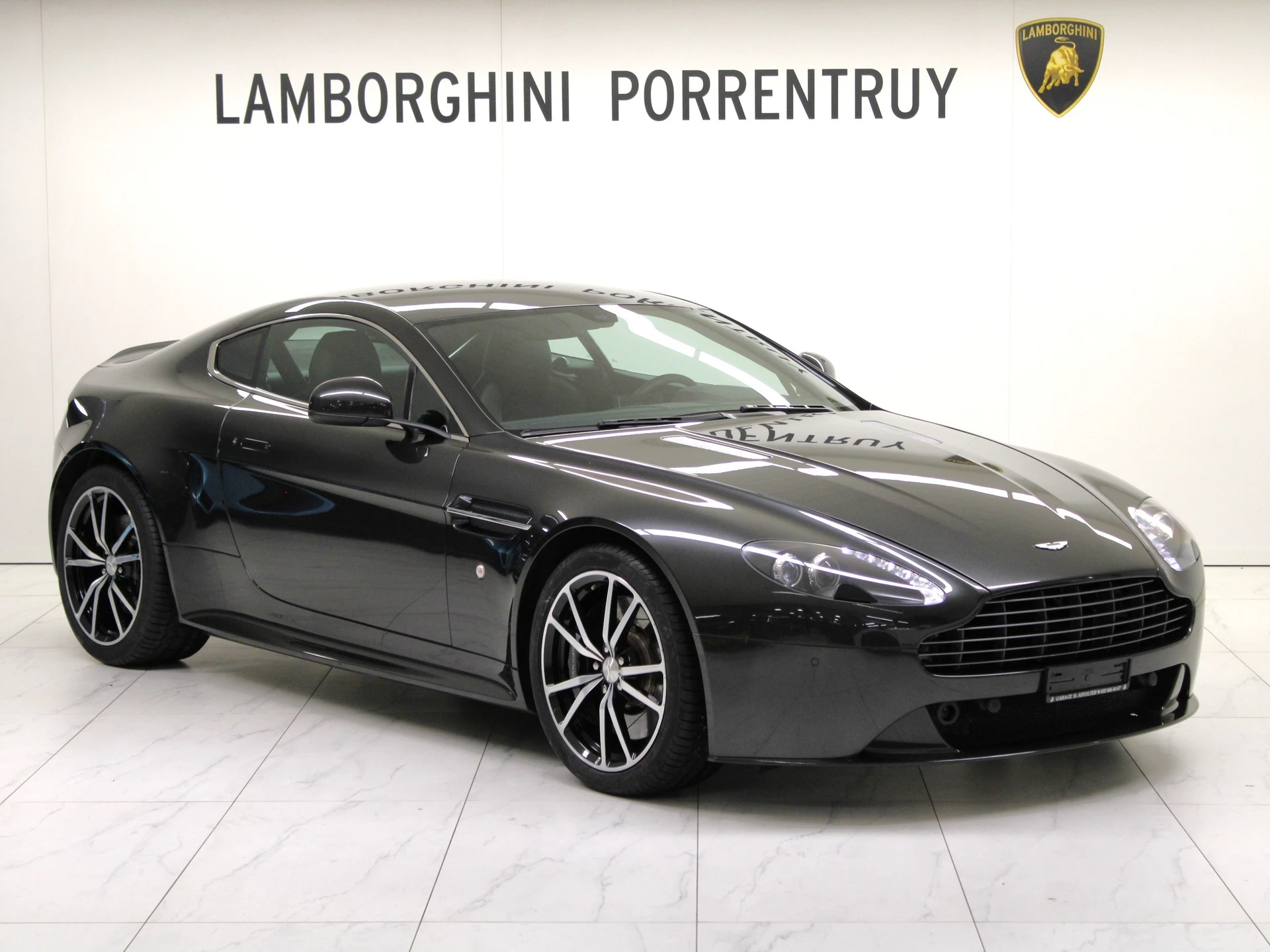 Aston Martin V8/V12 Vantage